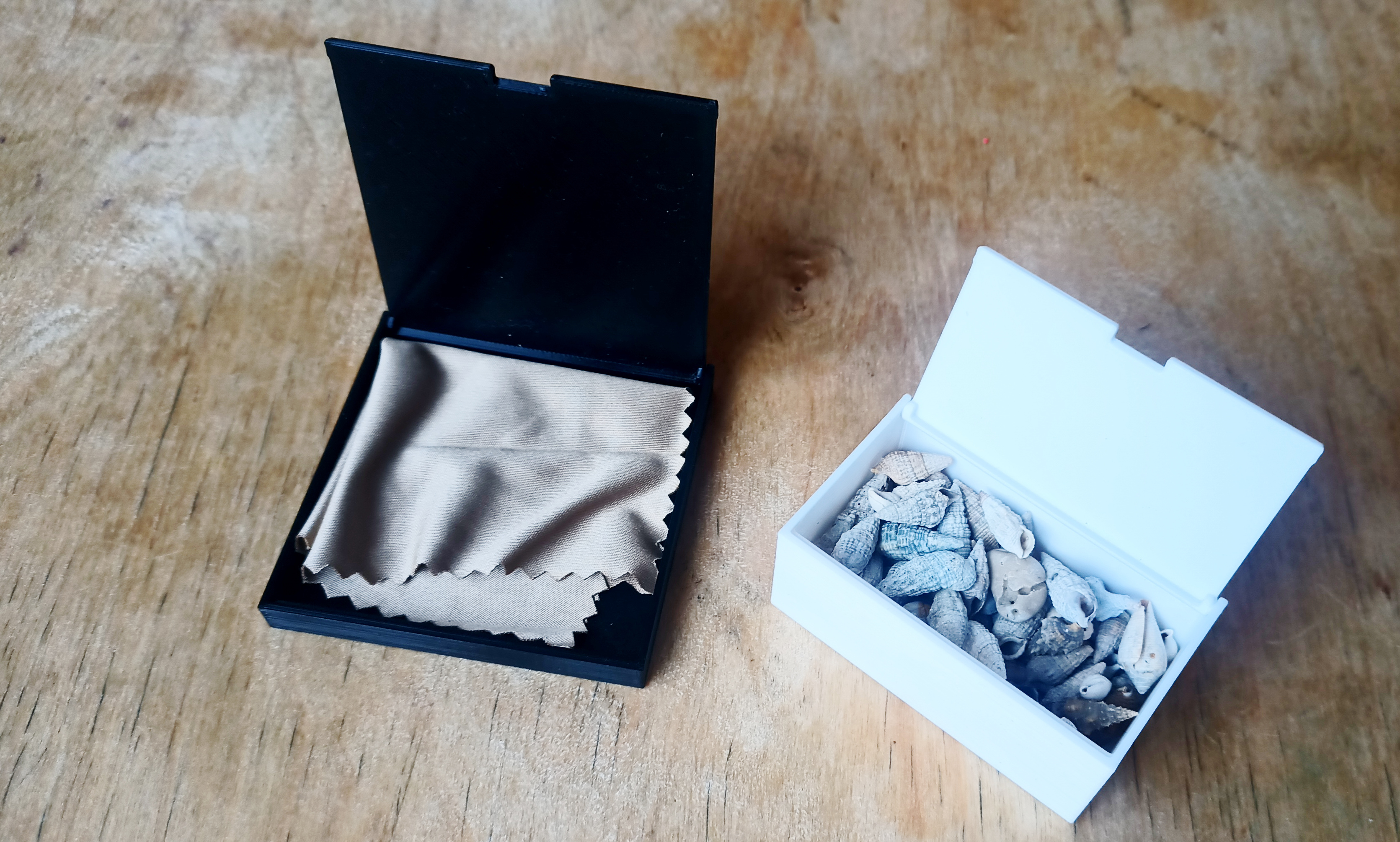 Universal Box with a Lid  – Univerzální krabička s víčkem