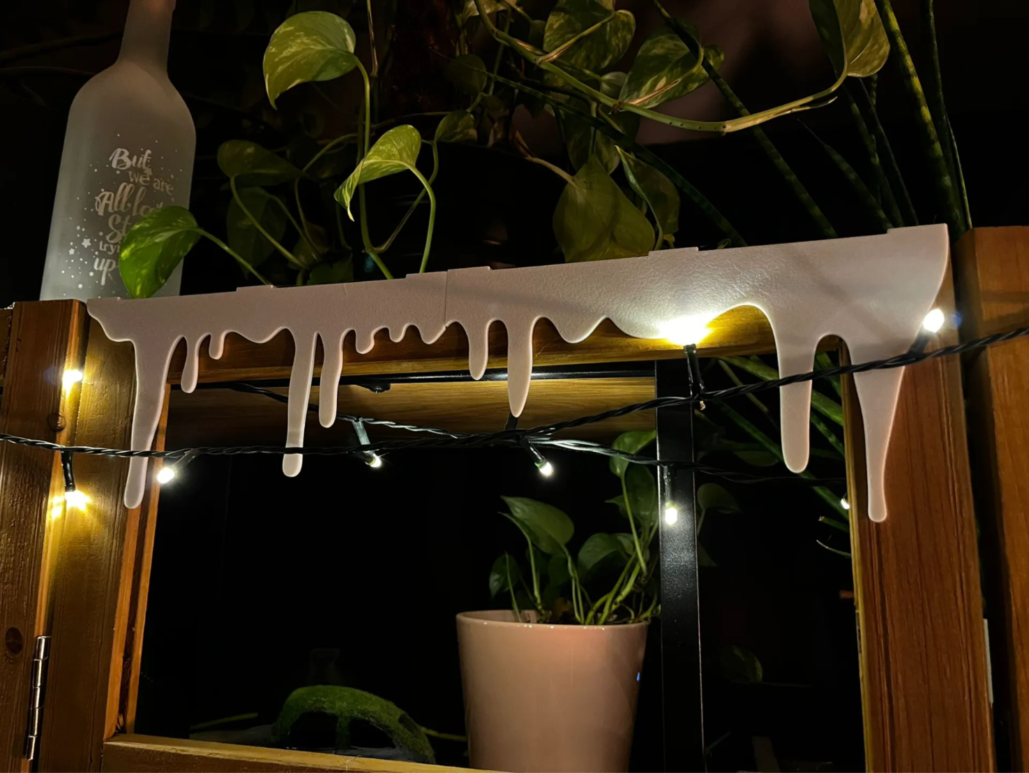 Christmas snow edge decoration