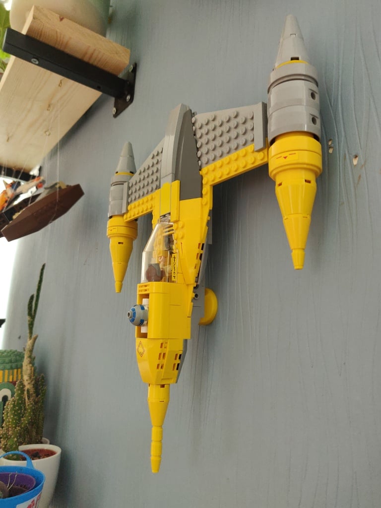 LEGO Naboo Starfighter (7877) Wall Mount