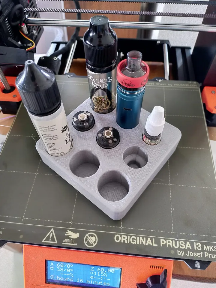 Voopoo Doric (e-cig), pods and e-liquids (50ml) supports by Heleplanchiste  | Download free STL model | Printables.com