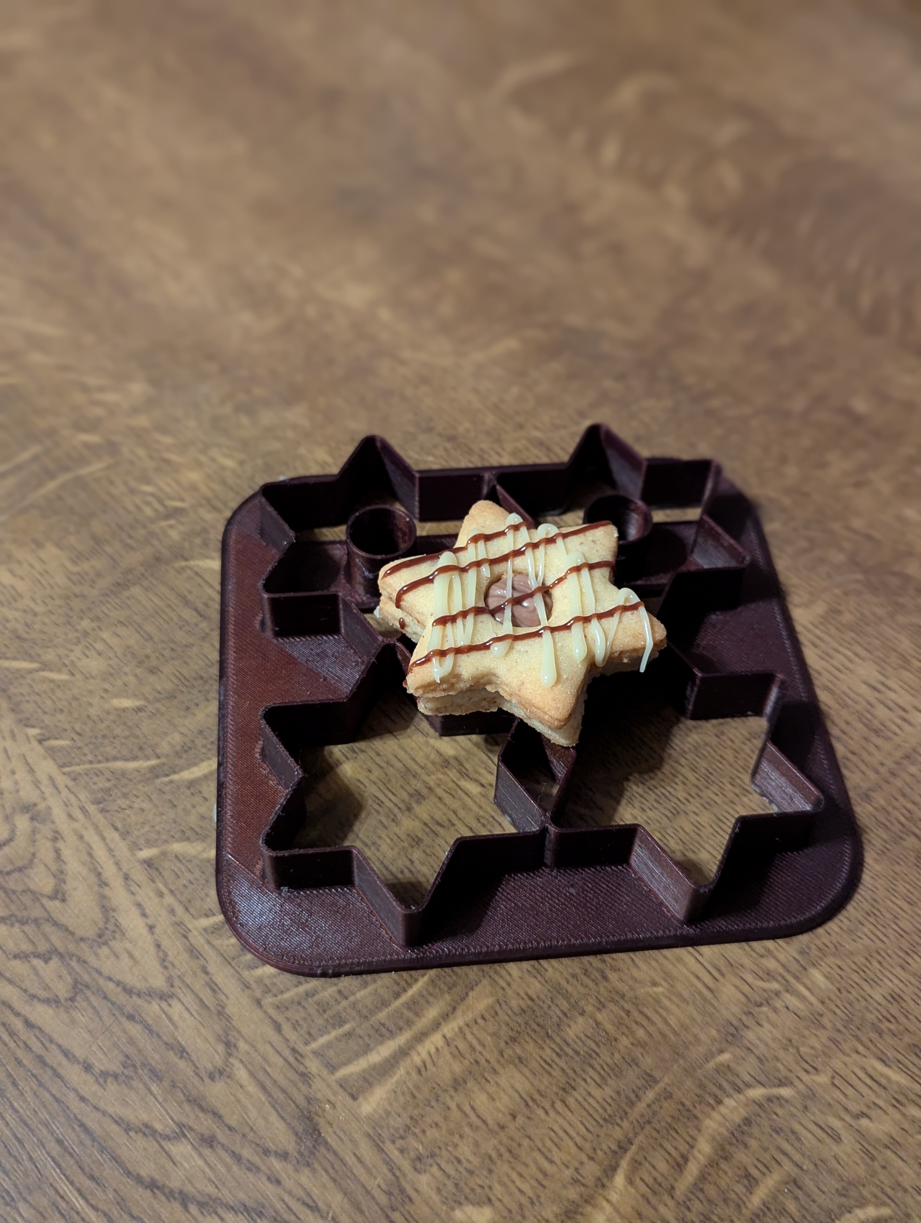 Cookie Cutter Stars with hole (6 Teeth) (2x2)