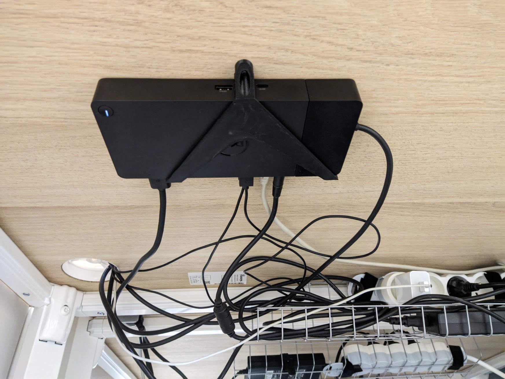 Under the desk DELL Base
