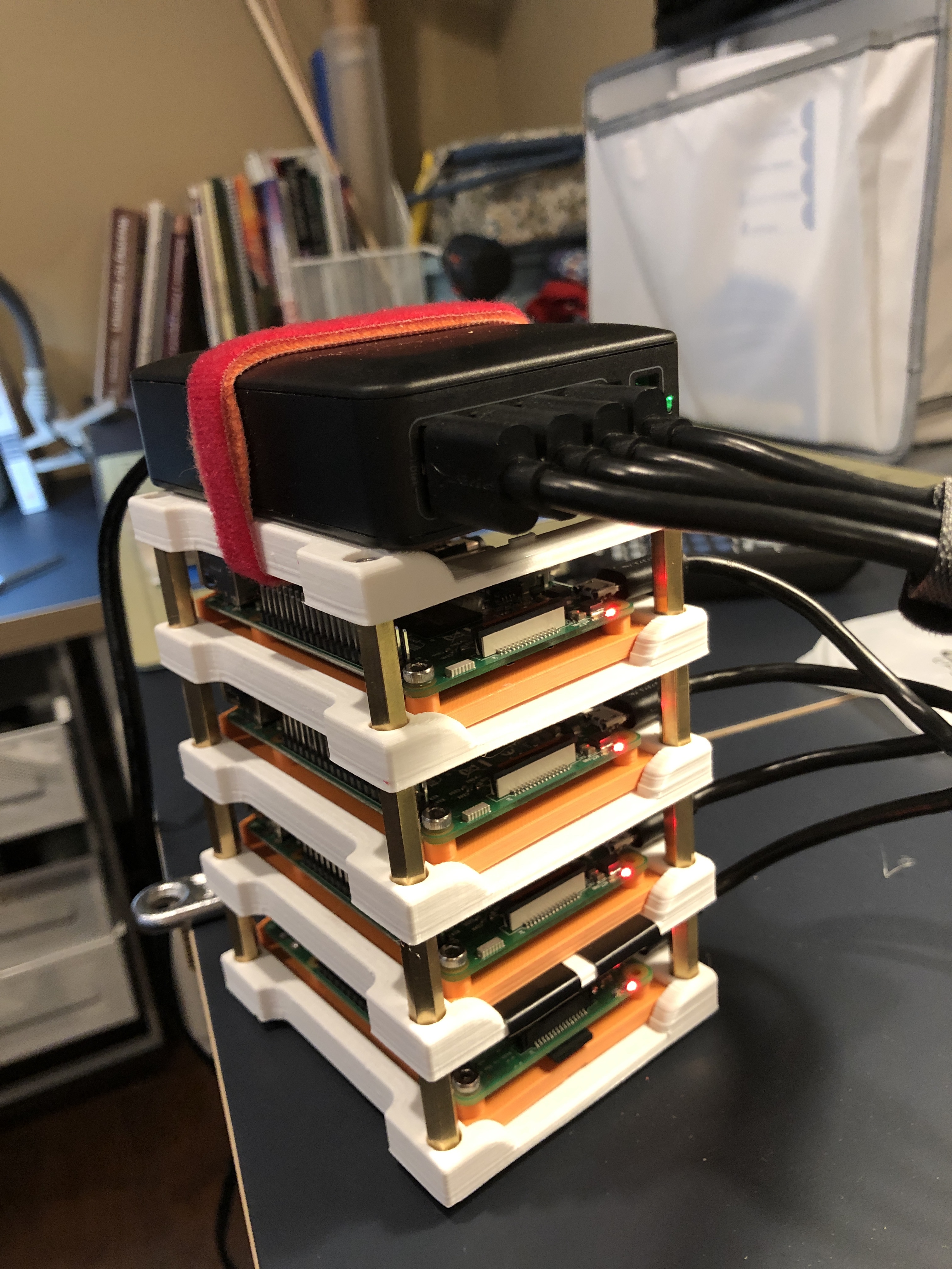Miniatura 2 do modelo 3D Raspberry Pi Rack