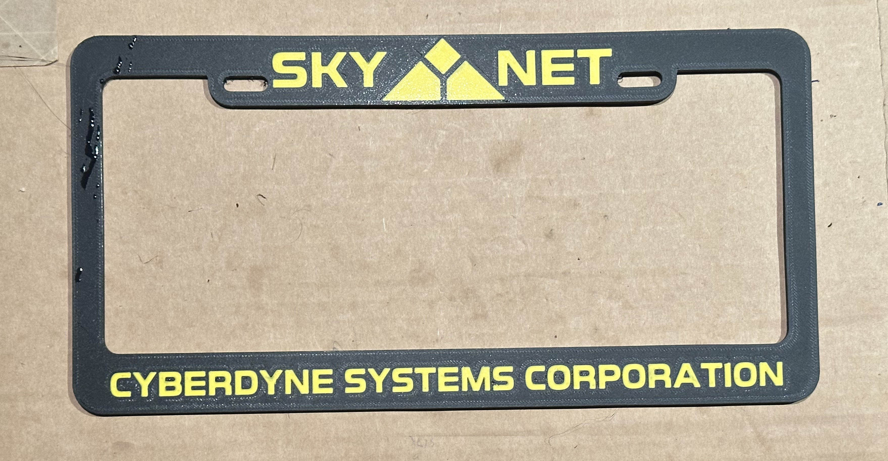 skynet-embedded-license-plate-holder