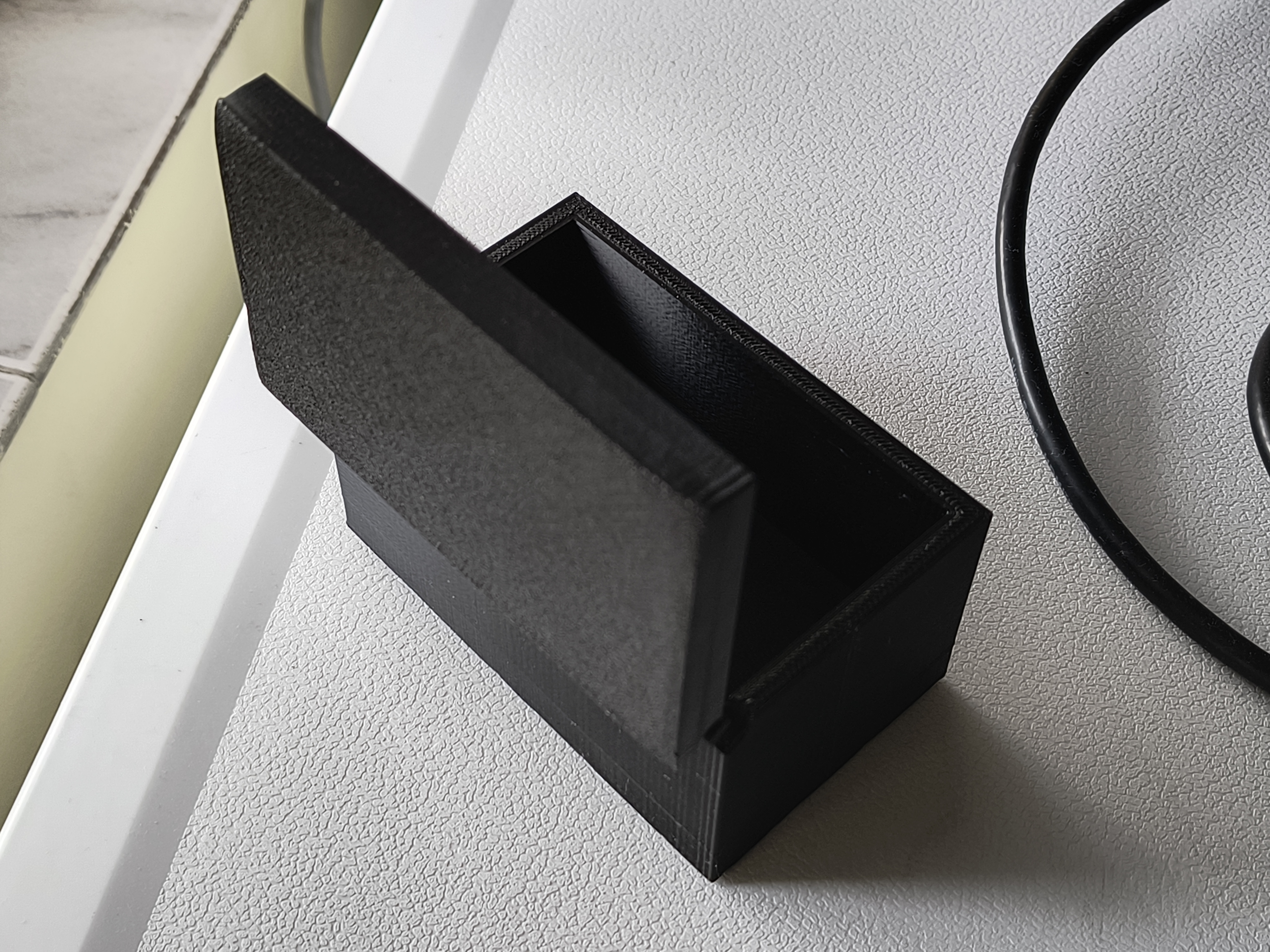 Miniatura 4 do modelo 3D Simple Chest Box