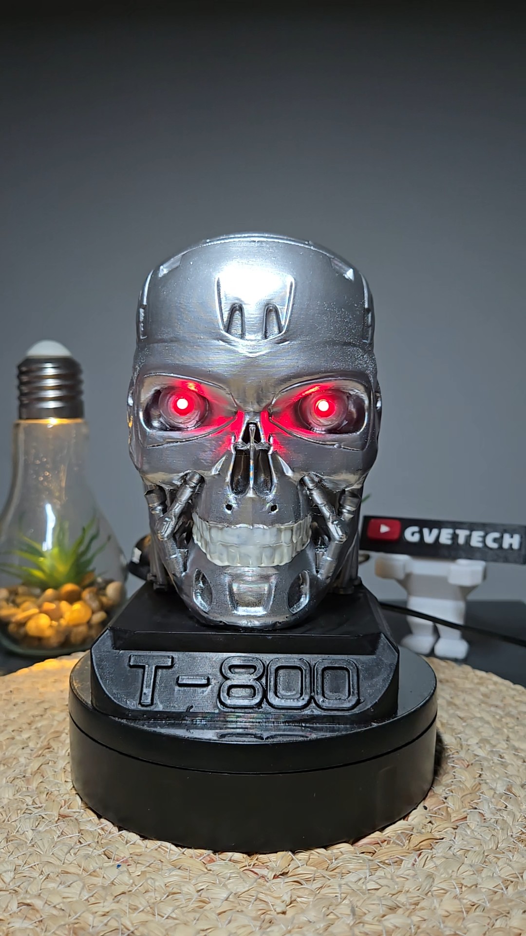 T-800 Endoskeleton with LED eyes