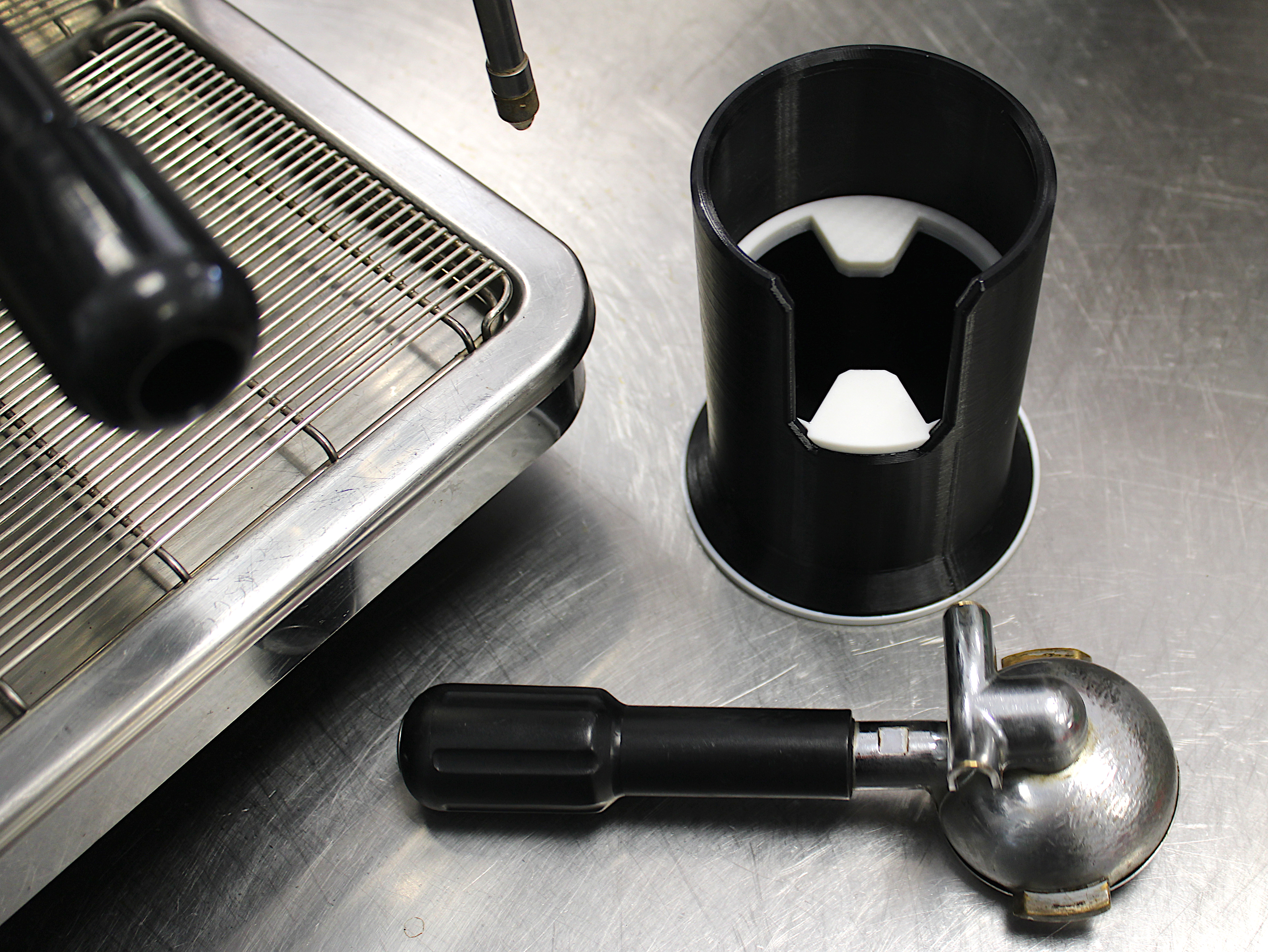 Modern Coffee Knock Box V2 | spill free & tilt proof
