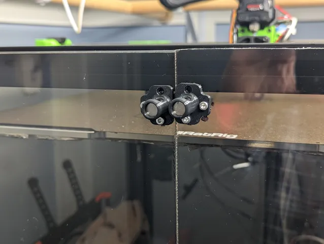 Magnetic latch