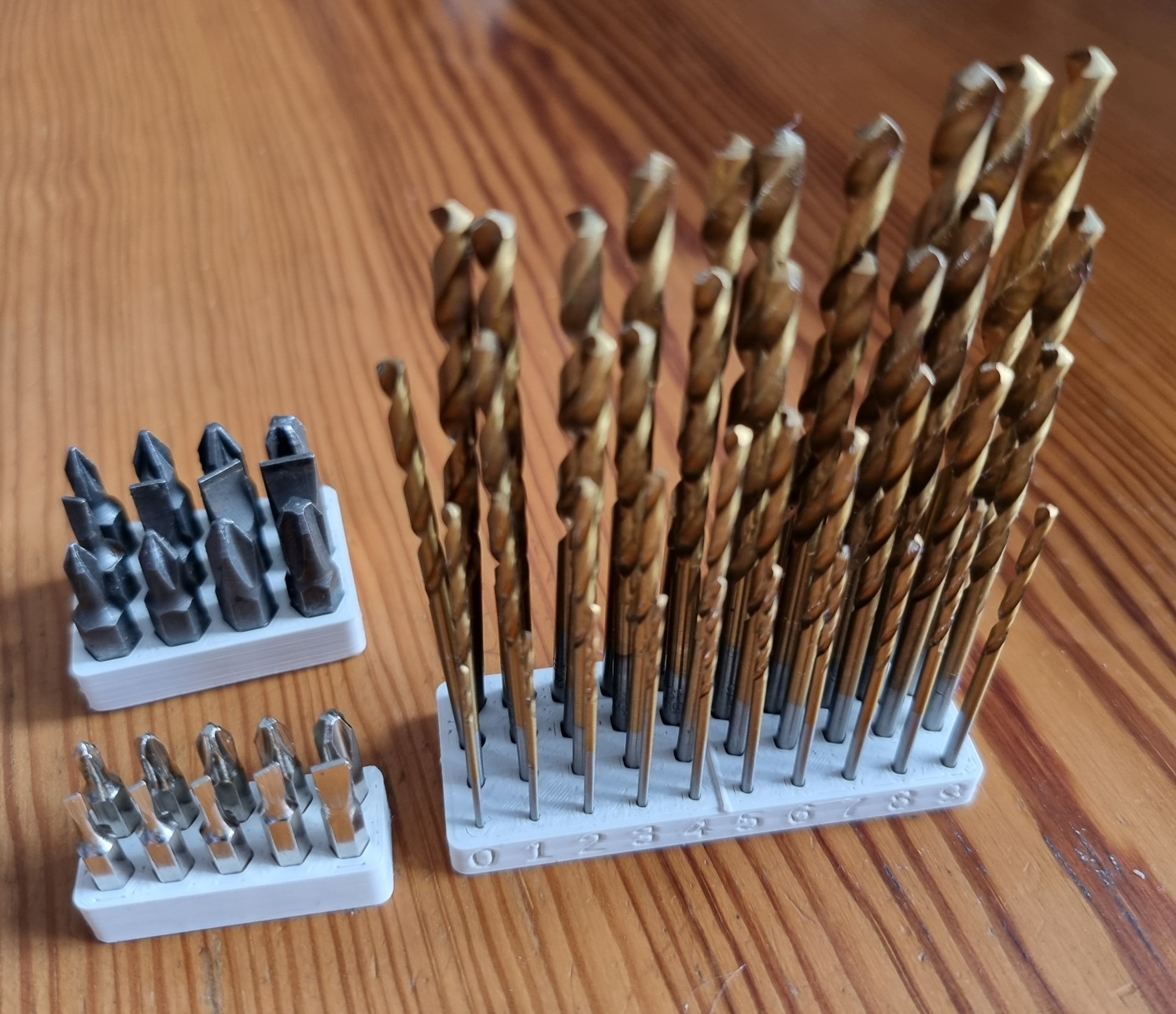 Miniatura 2 do modelo 3D Customizeable Drill- and Hex- Bit stand