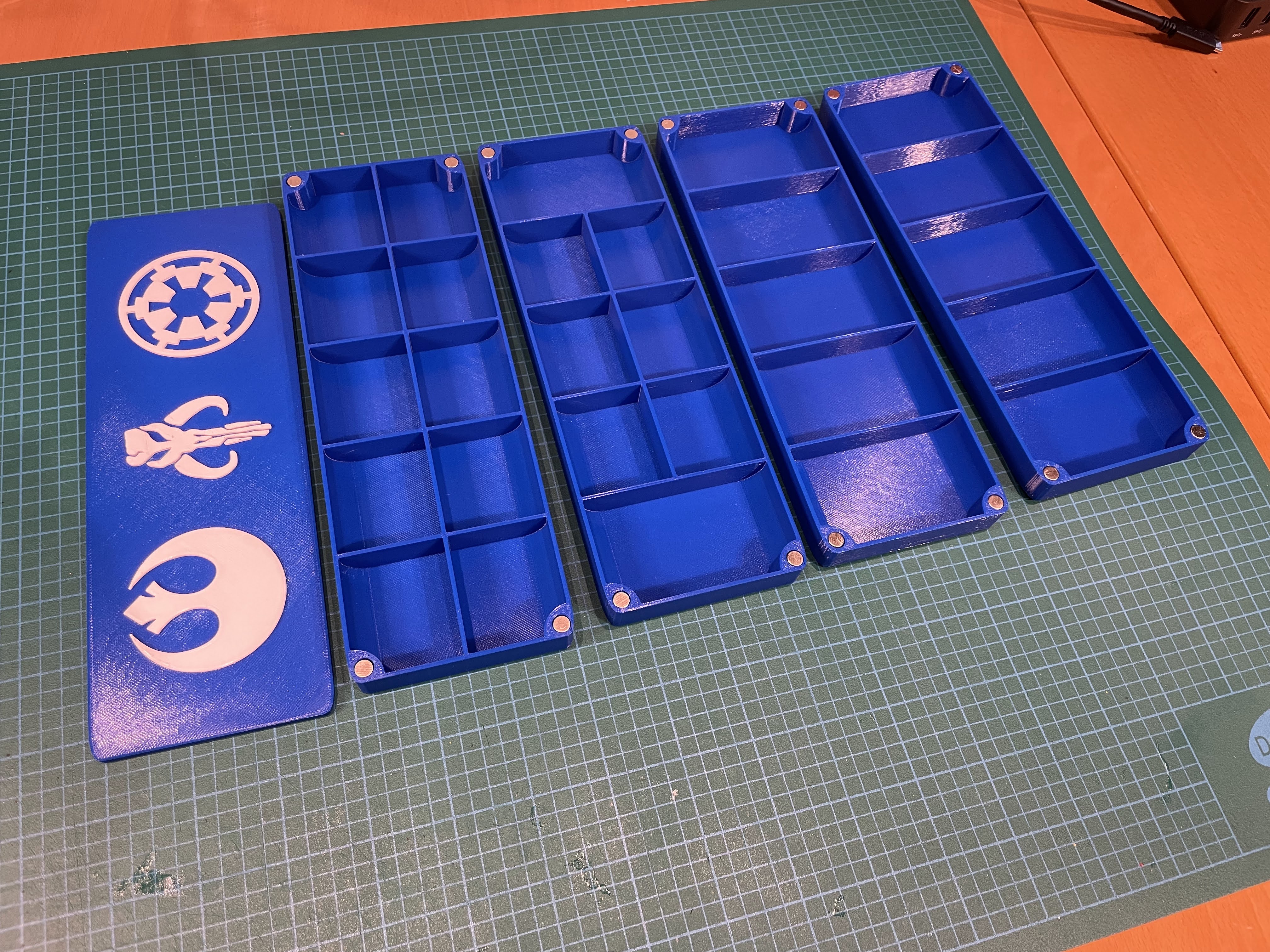 Miniatura 13 do modelo 3D Modular Magnetic Token & Card Boxes