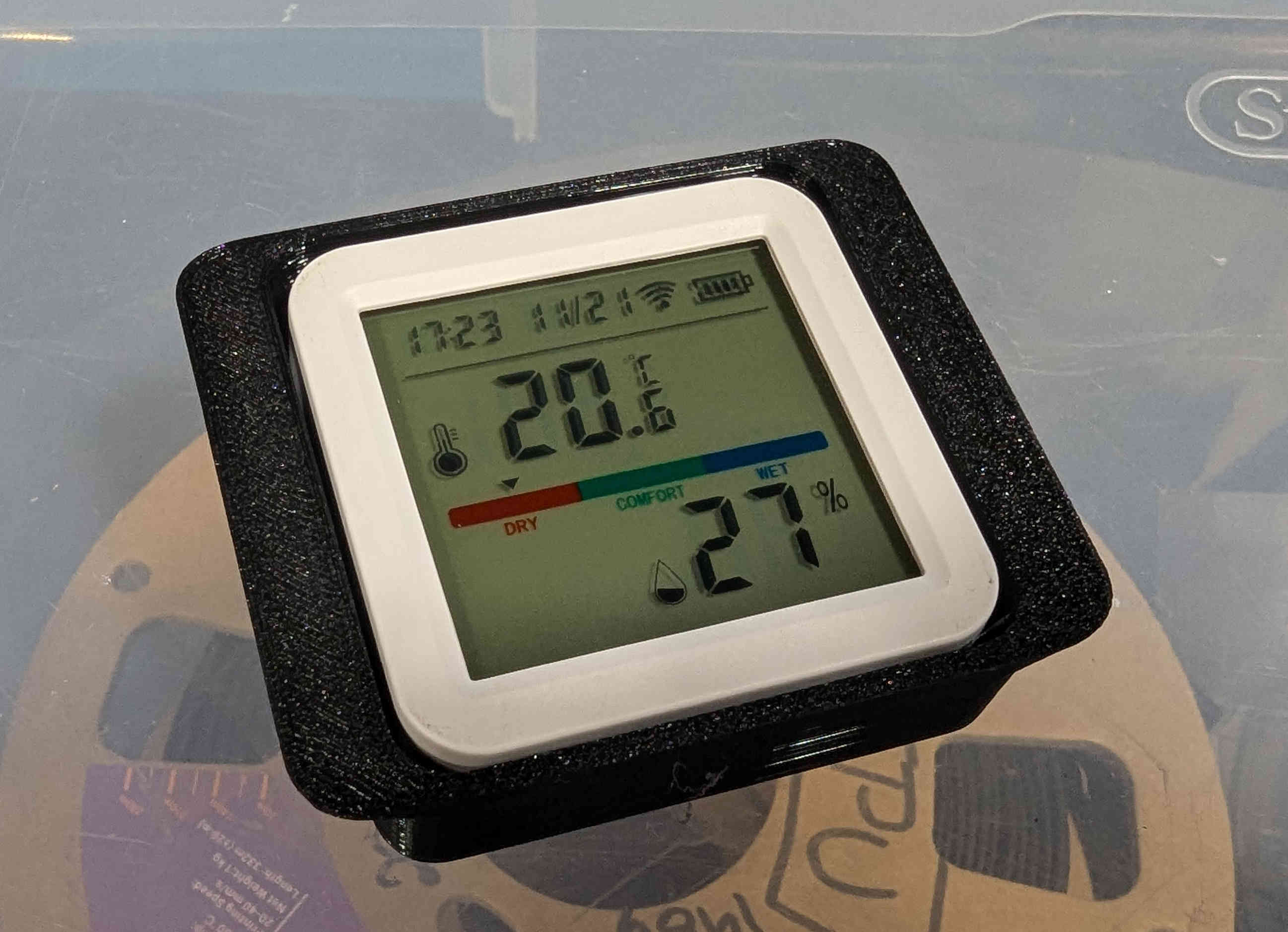 Dry box humidity/temprature sensor mount for Tuya sensor with screen
