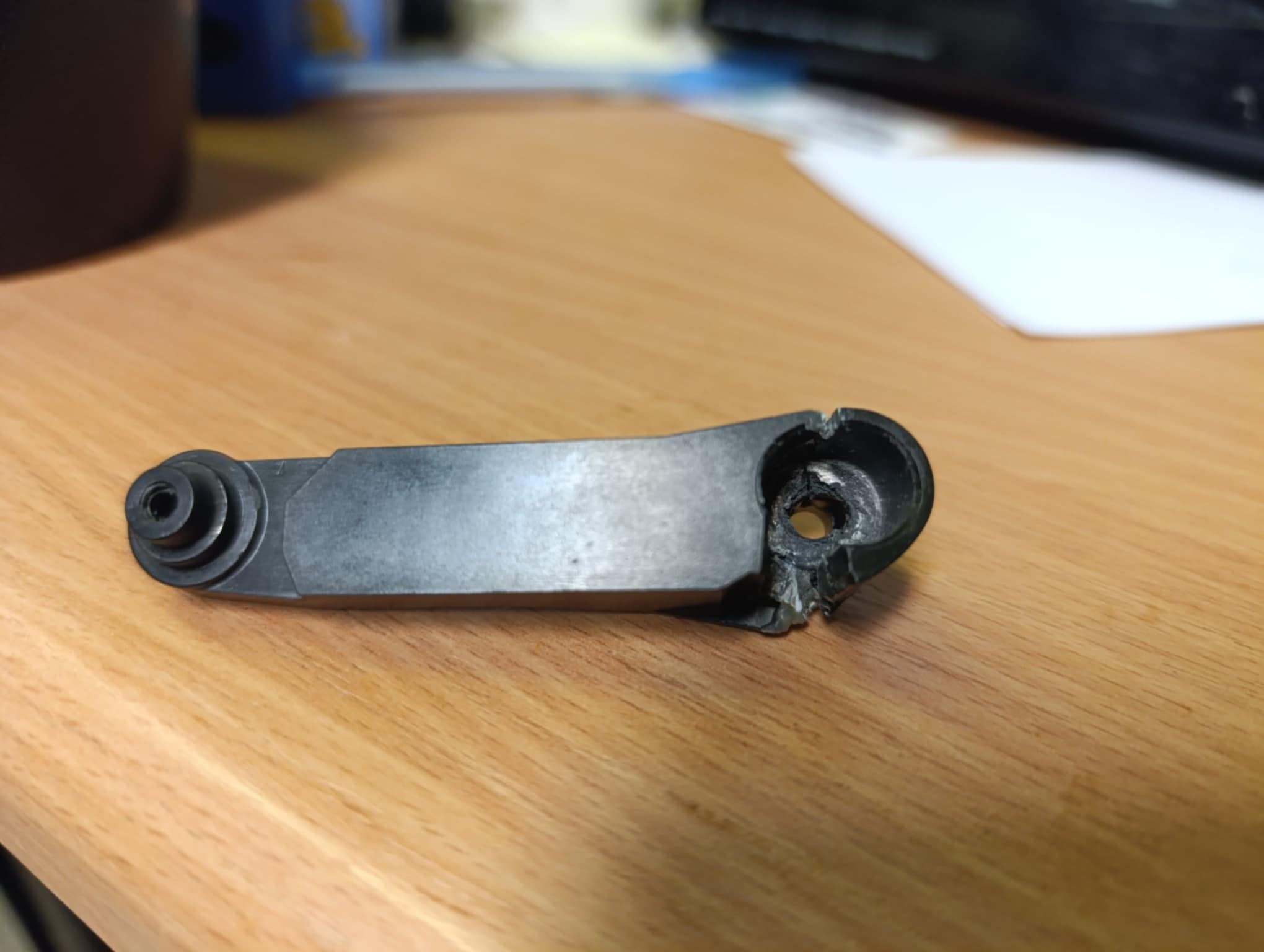 Internal HP Latex 335 material pressure lever