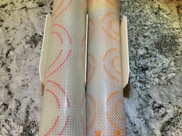 Silicone baking mat holder