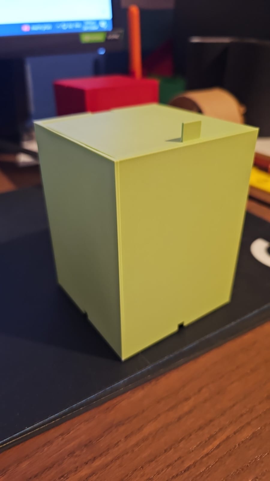 2X2 Gridfinity box with a lid