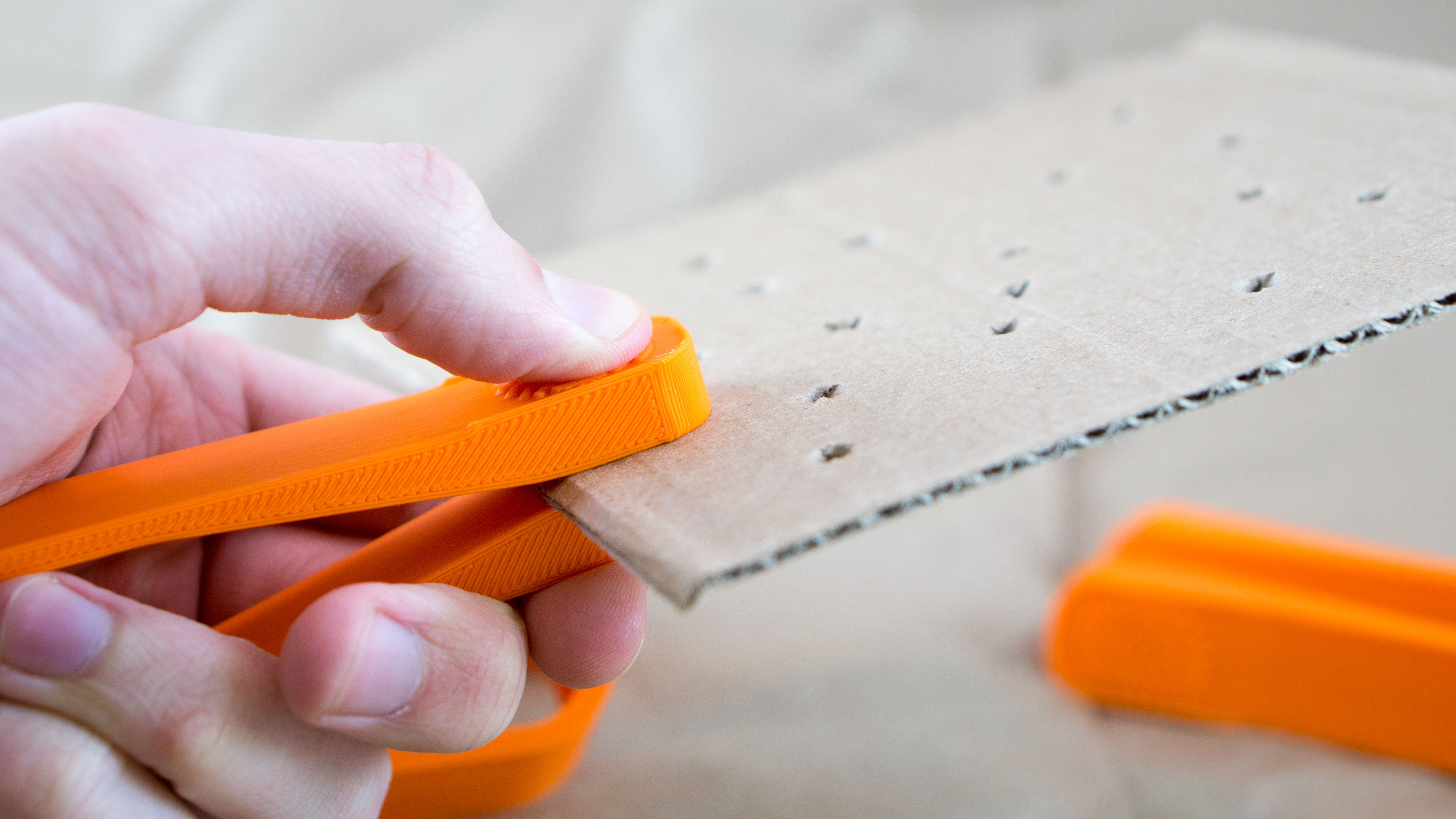 Cardboard Hole Punch — miniatura 2
