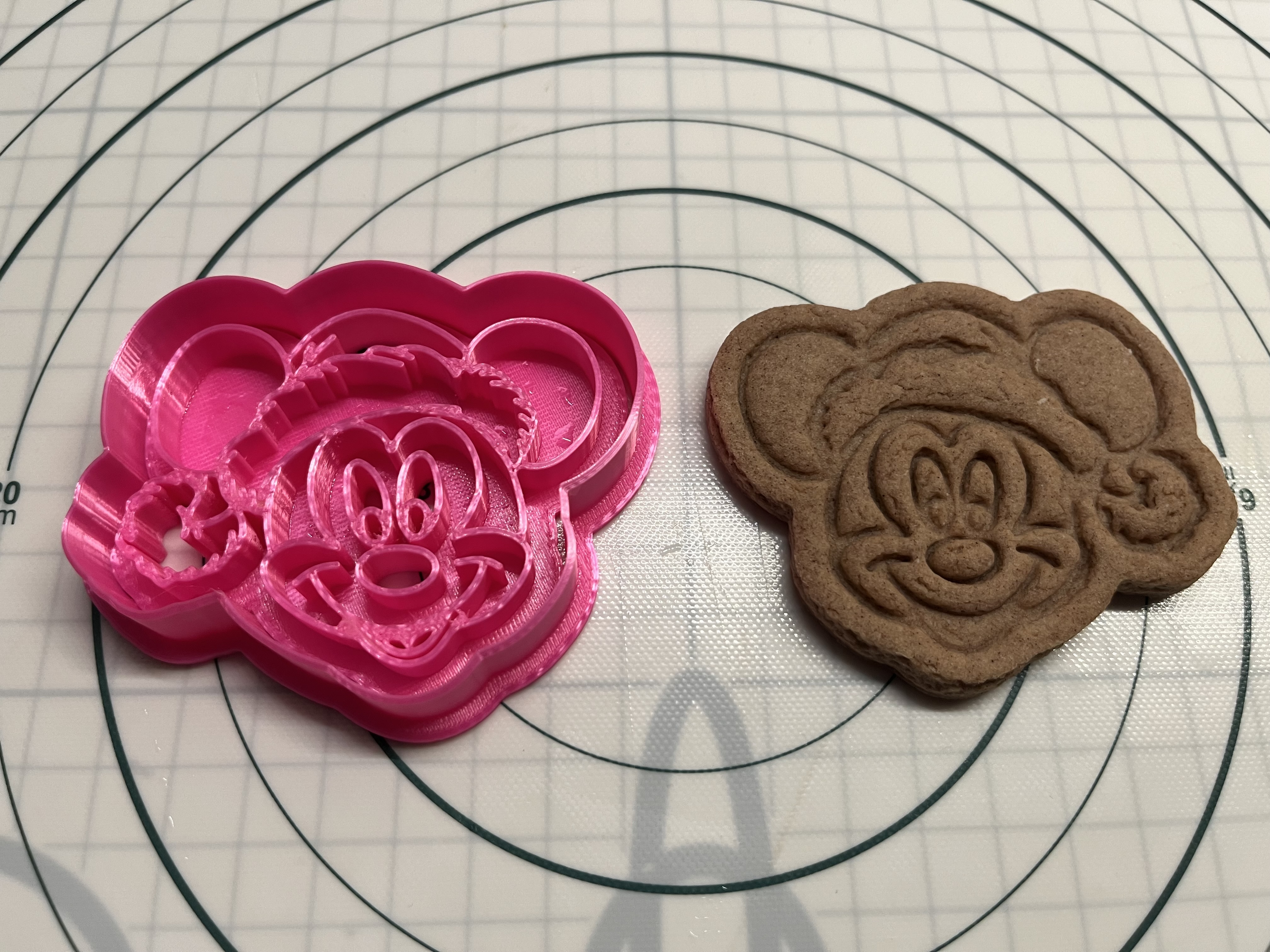 Mickey christmas cookie cutter