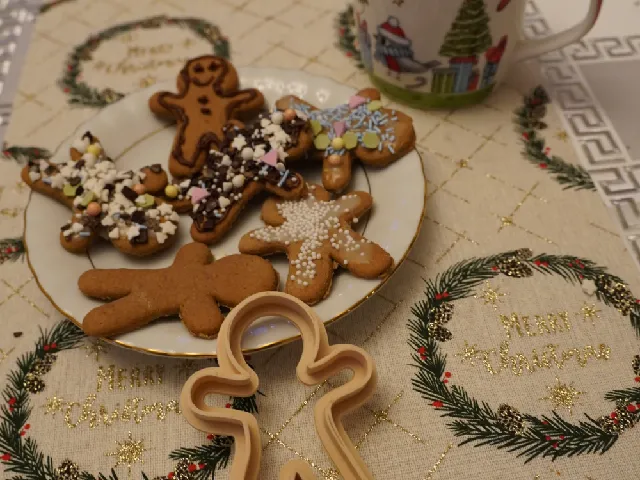 Forma do piernika w kształcie piernika\A gingerbread mold in the shape of a gingerbread