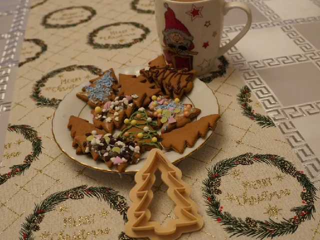 Forma do pierników w kształcie choinki\Gingerbread mold in the shape of a Christmas tree