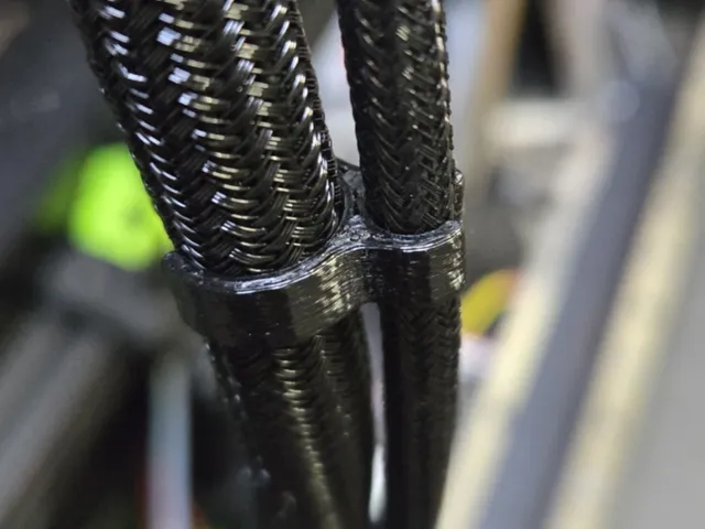 Clip for RatRig V-core 4 remixed (sleeved PTFE)