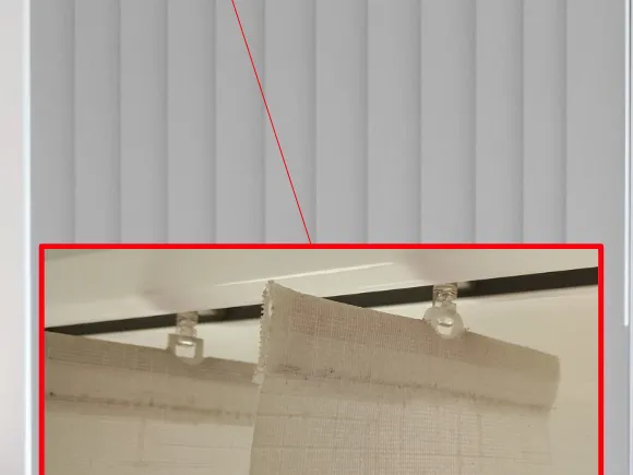 Vertical blinds holder