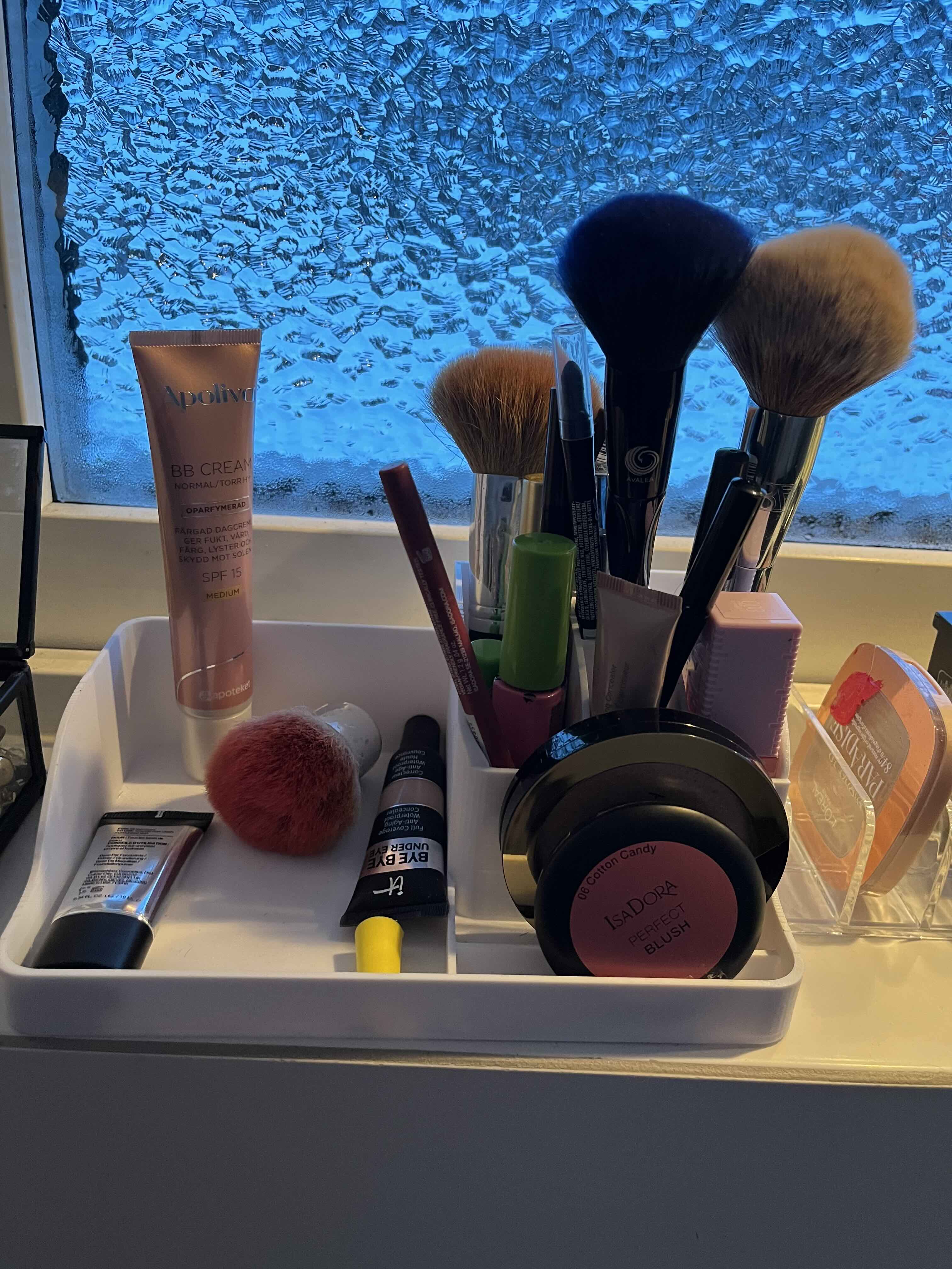 Makeup organizer