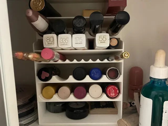 Make up organizer