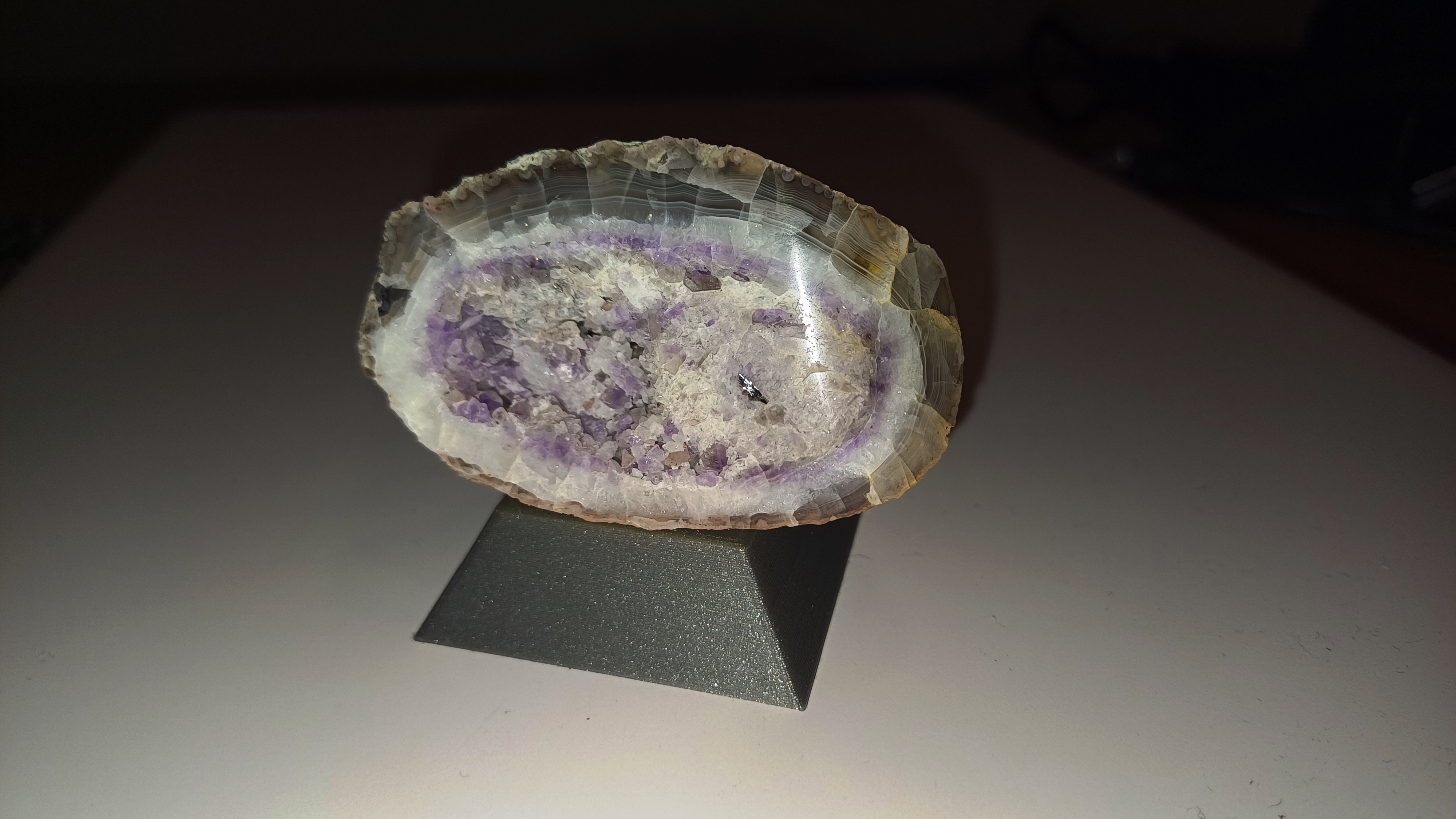 Podstavec pro minerály (Acháty, agate)