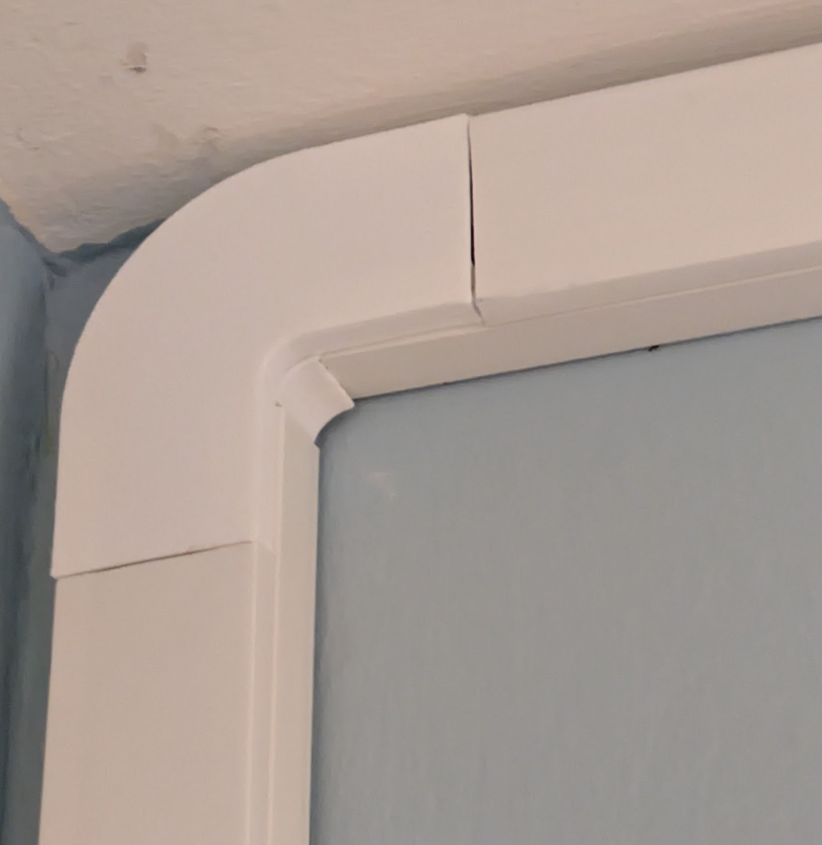 Rounded 25x16mm conduit connectors
