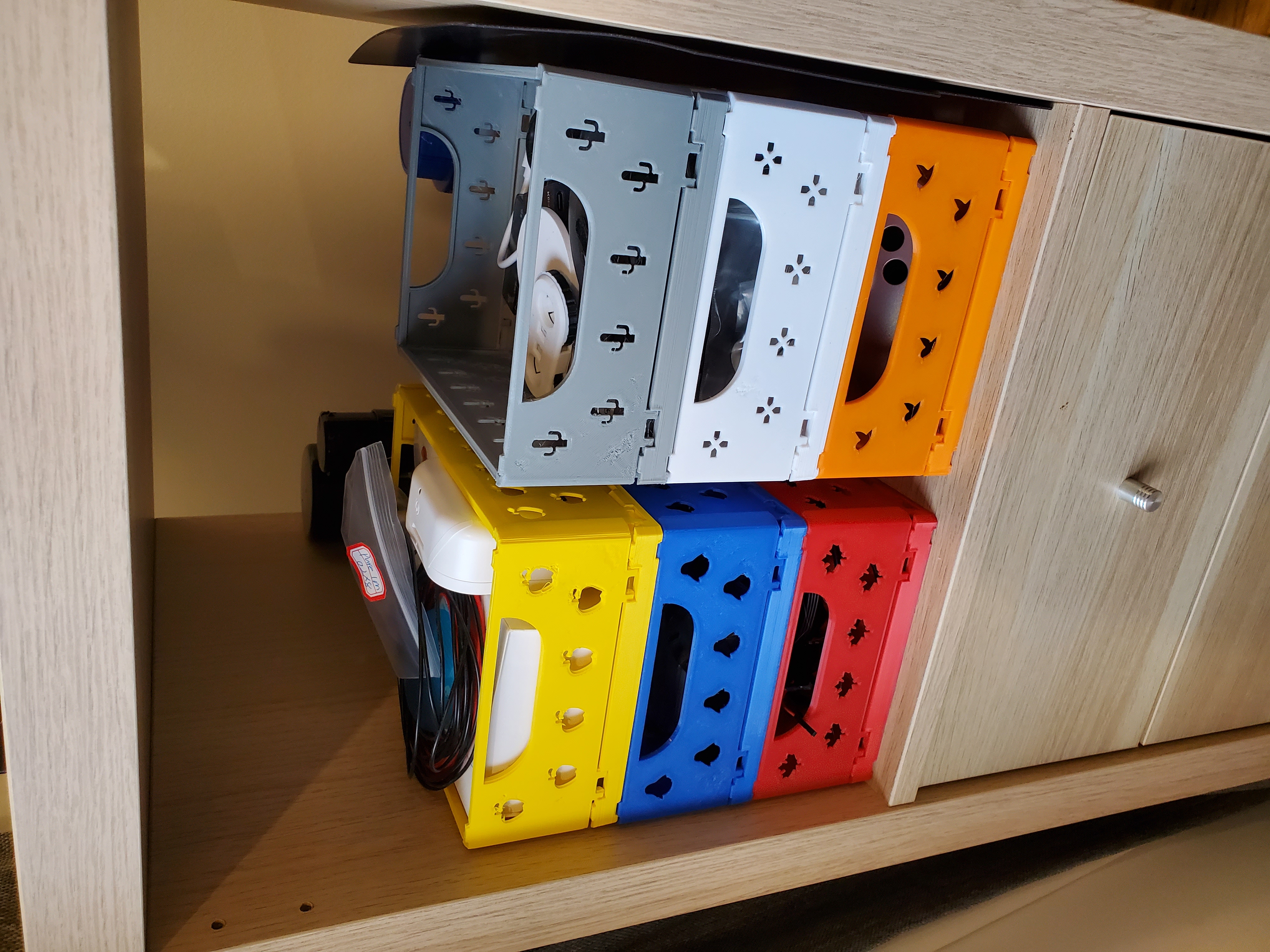 Miniatura 2 do modelo 3D Customizable, foldable and stackable project boxes