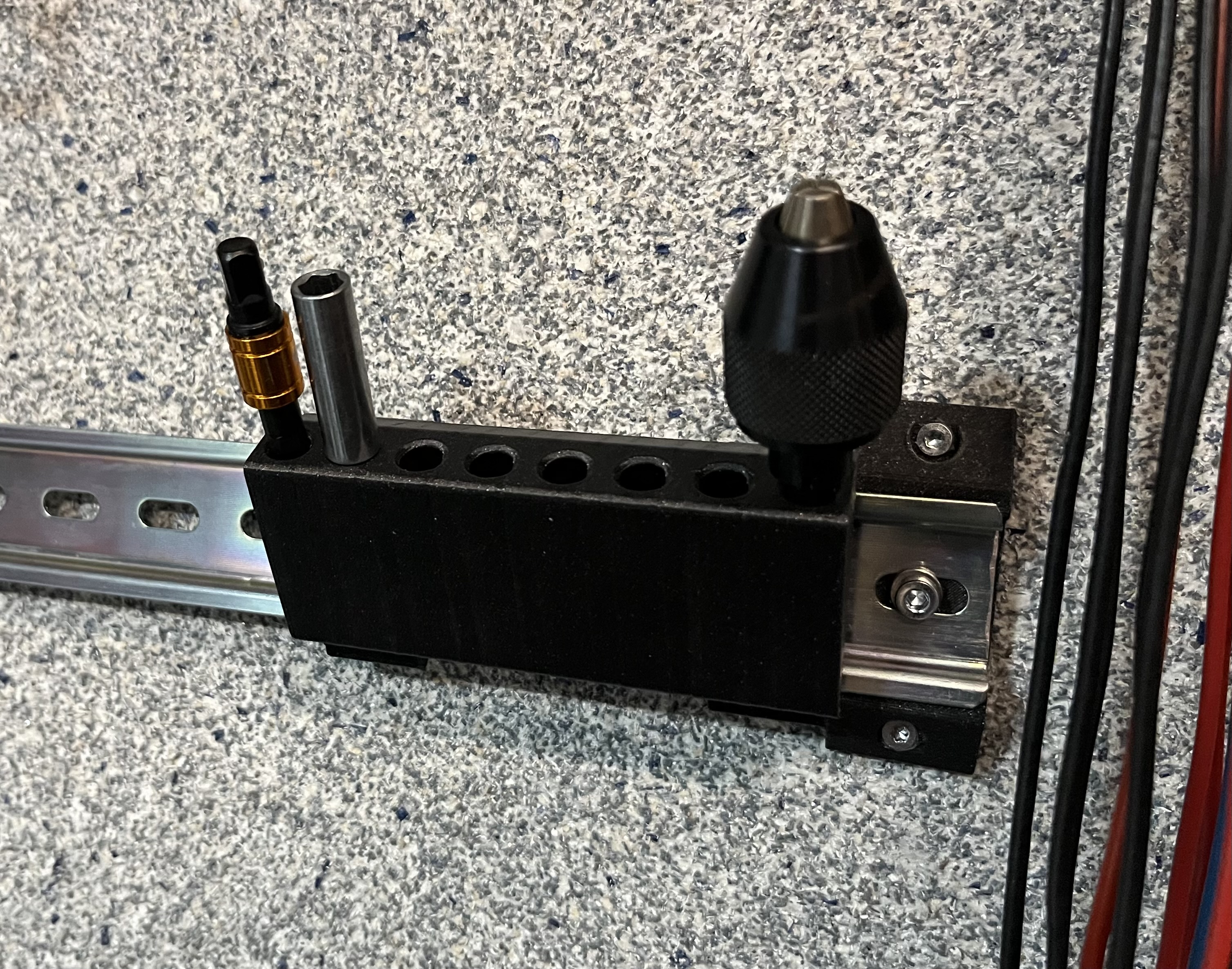 Screwdriver Byte Holder for DIN Rail