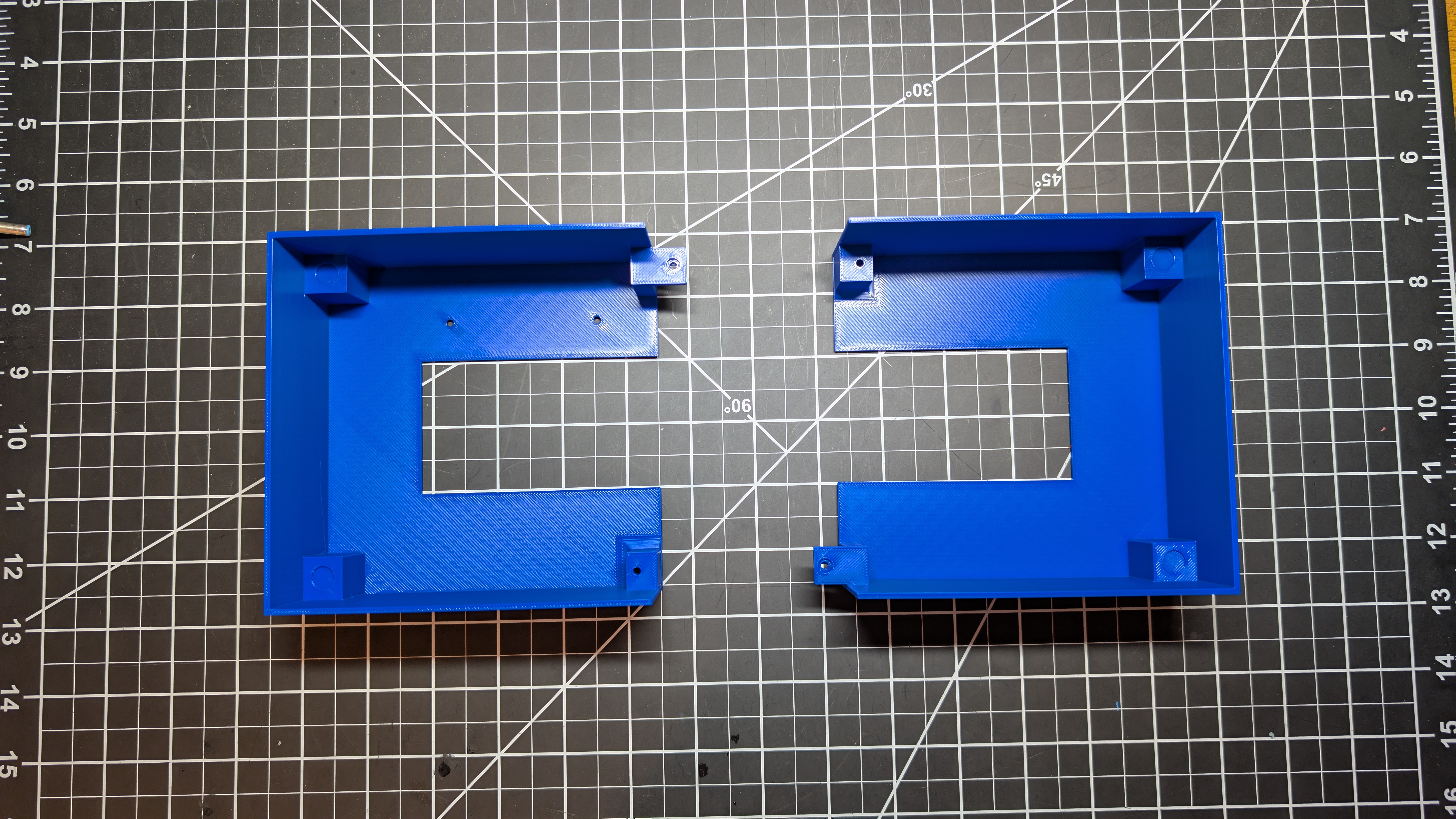 Miniatura 2 do modelo 3D Tracker Clock Case LED Matrix