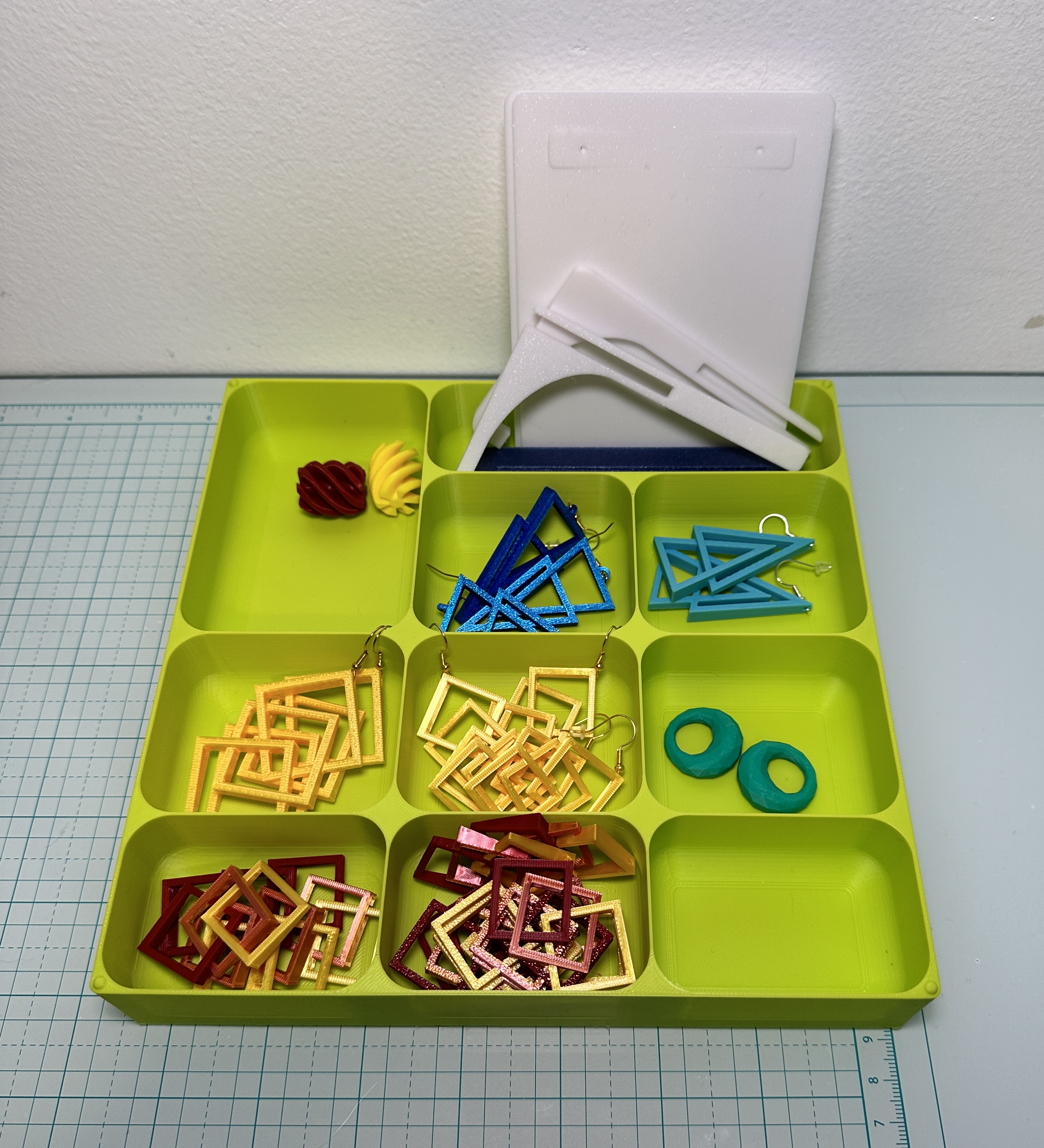 Miniatura 2 do modelo 3D Small parts sorting tray