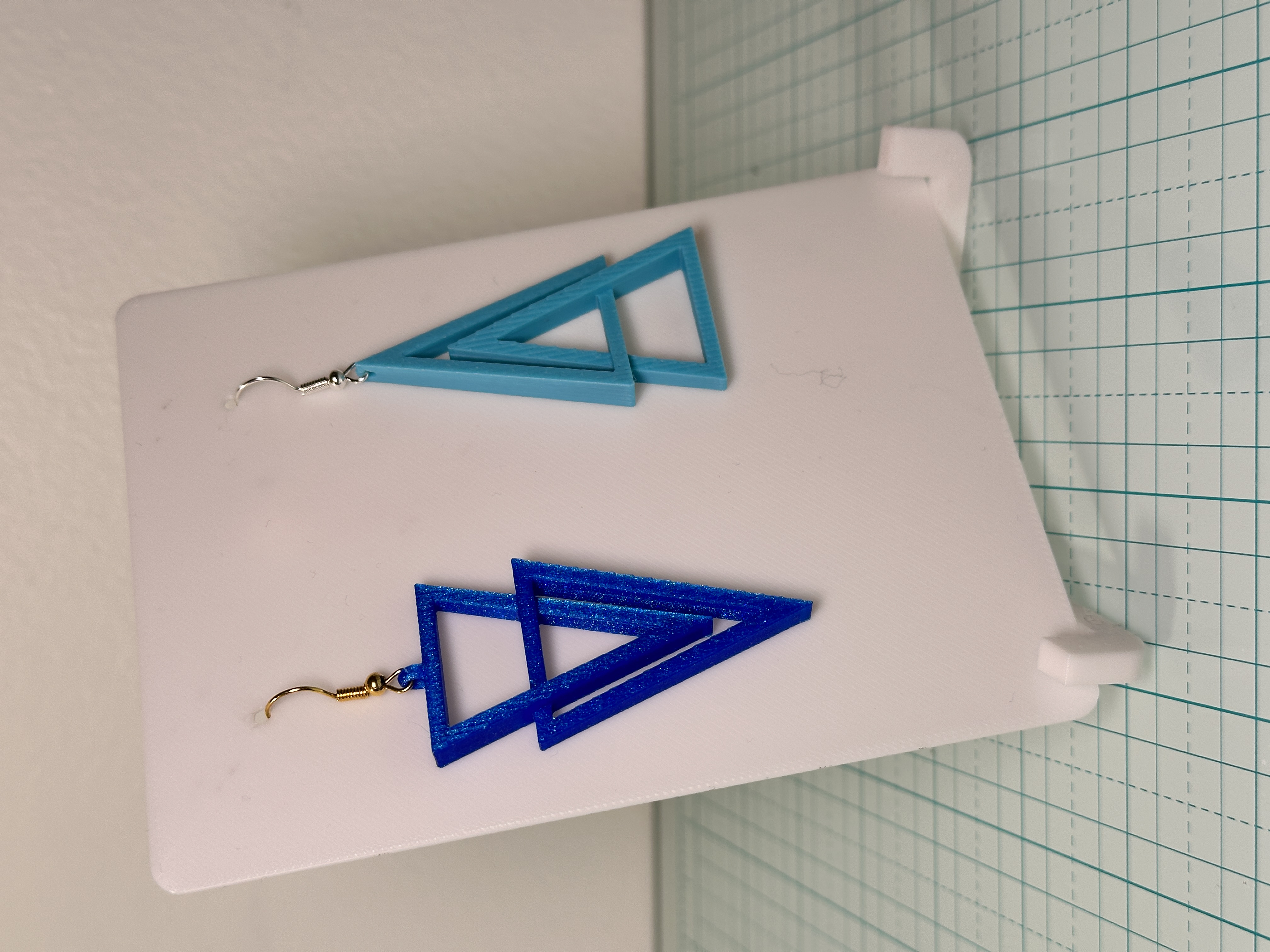 Miniatura 5 do modelo 3D Triangluar Earrings