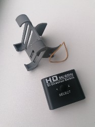 HDMI splitter clamp for Samsung (and other) monitor