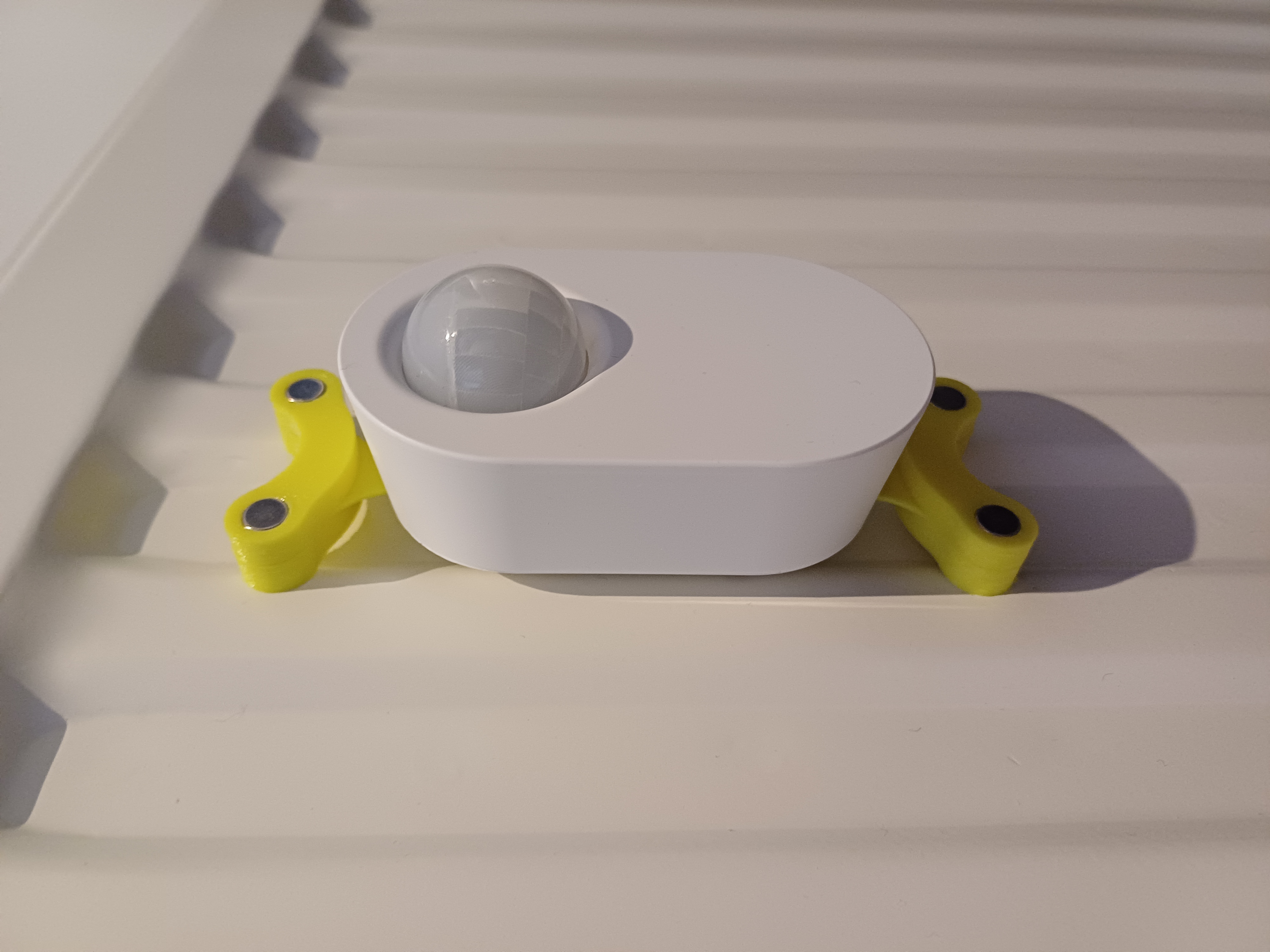 Magnetic fixture for the Tradfri Movement Sensor of IKEA