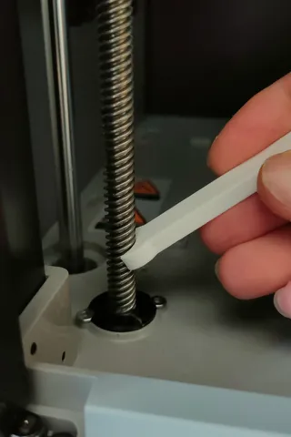 Grease tool for z axis road by izzodesign74 | Download free STL