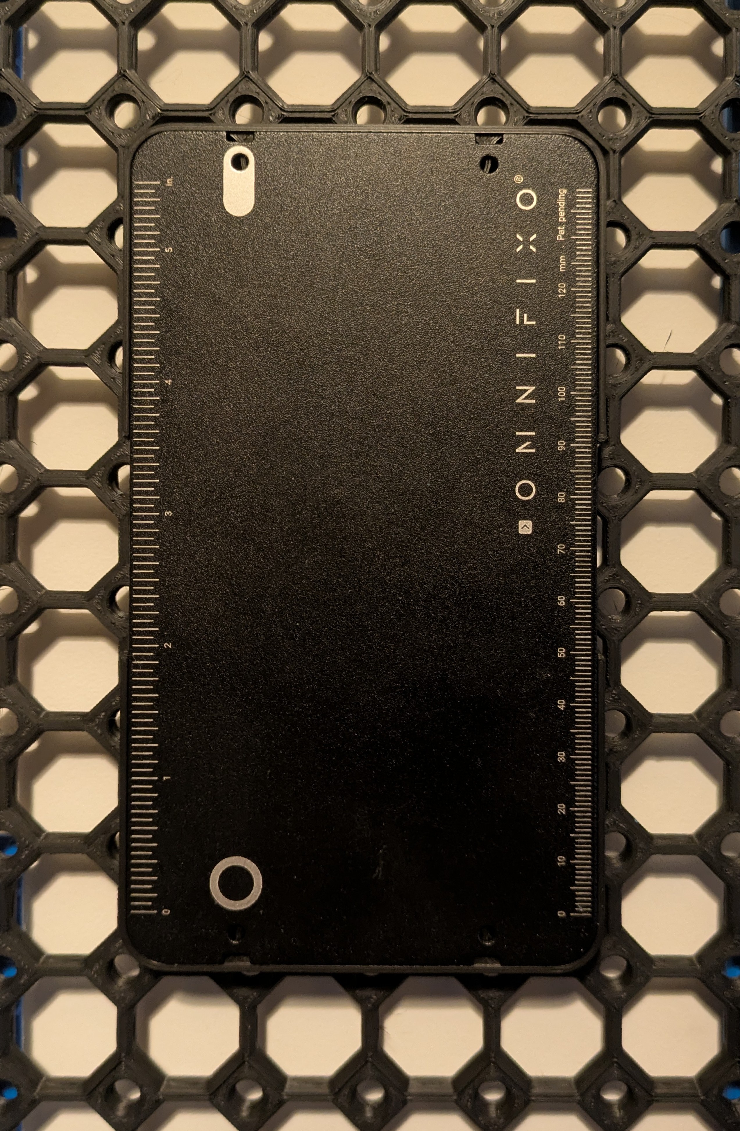 Omnifixo Box with multipoint mounting holes