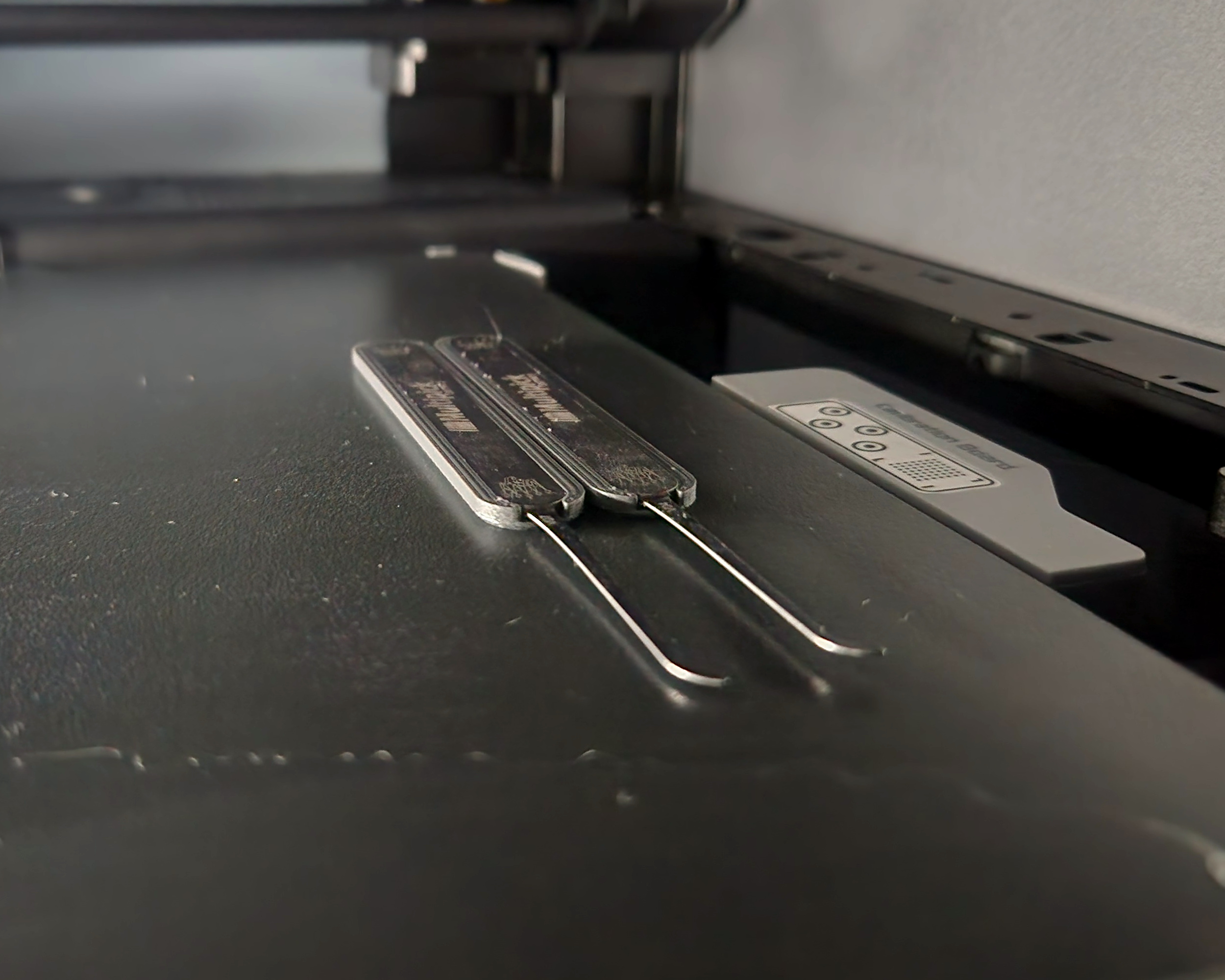 EMBEDDED MUL-T-PICK HANDLES (PAUSED PRINT TECHNIQUE)