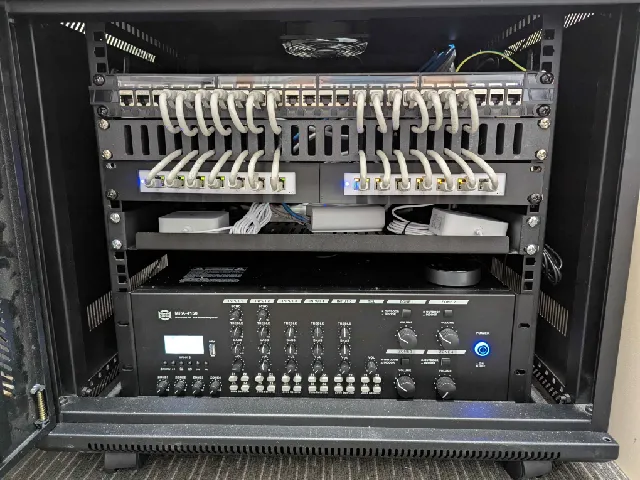 19" Rack cable management 24 slot
