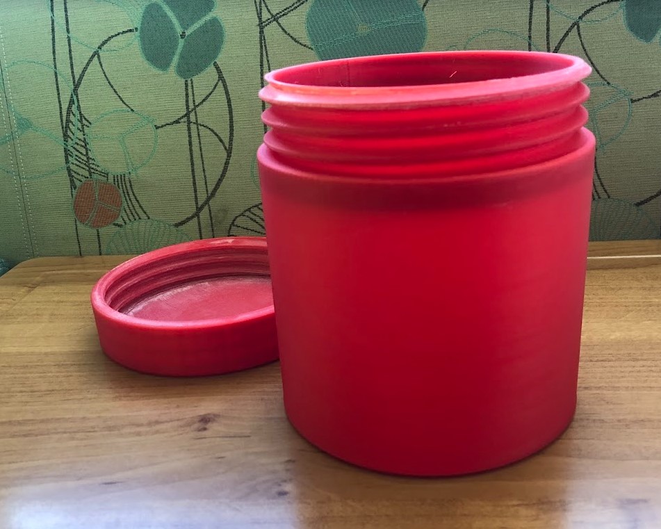 larger simple box with screw lid