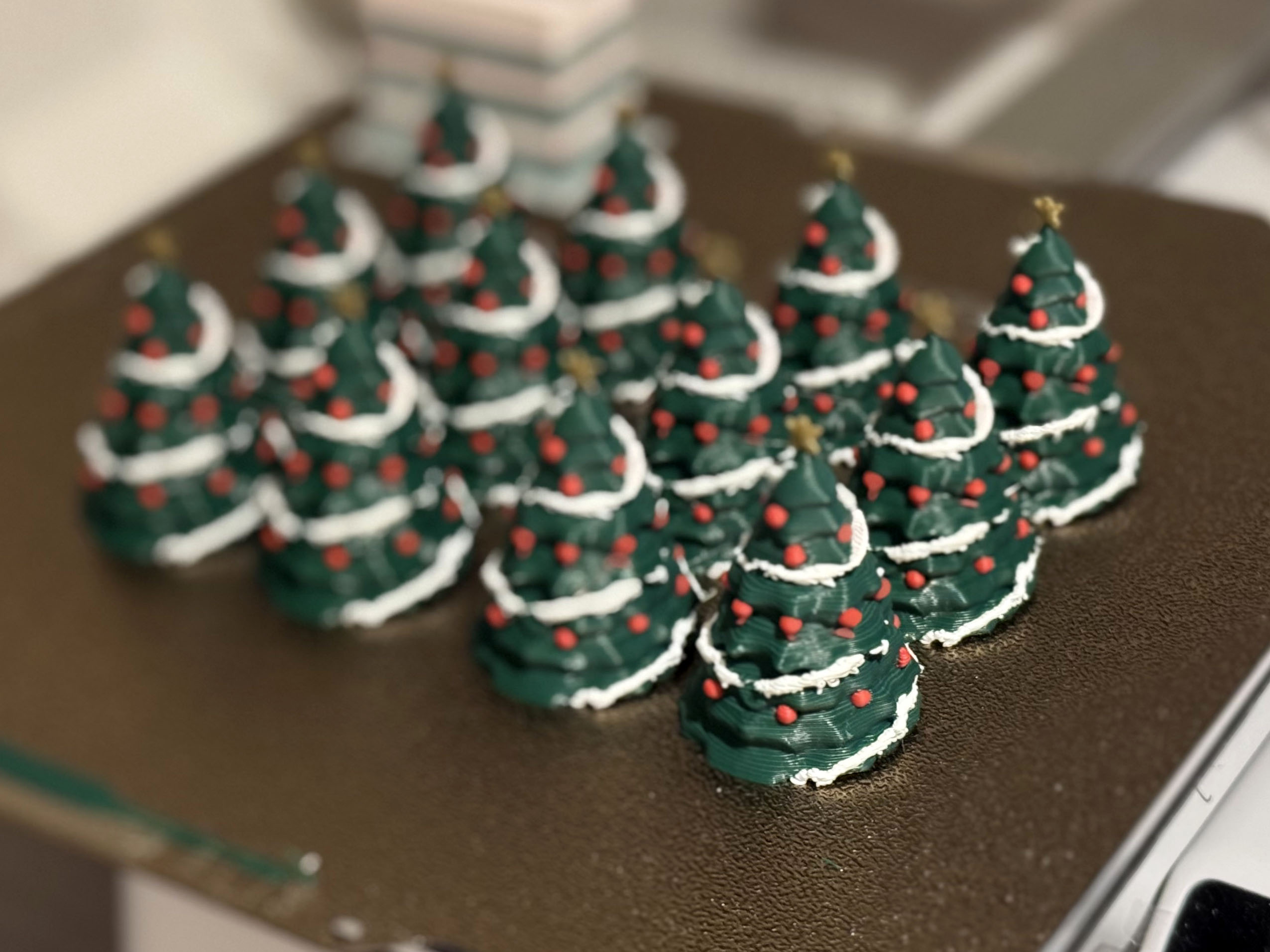 Tiny Decorated Christmas Trees — miniatura 3