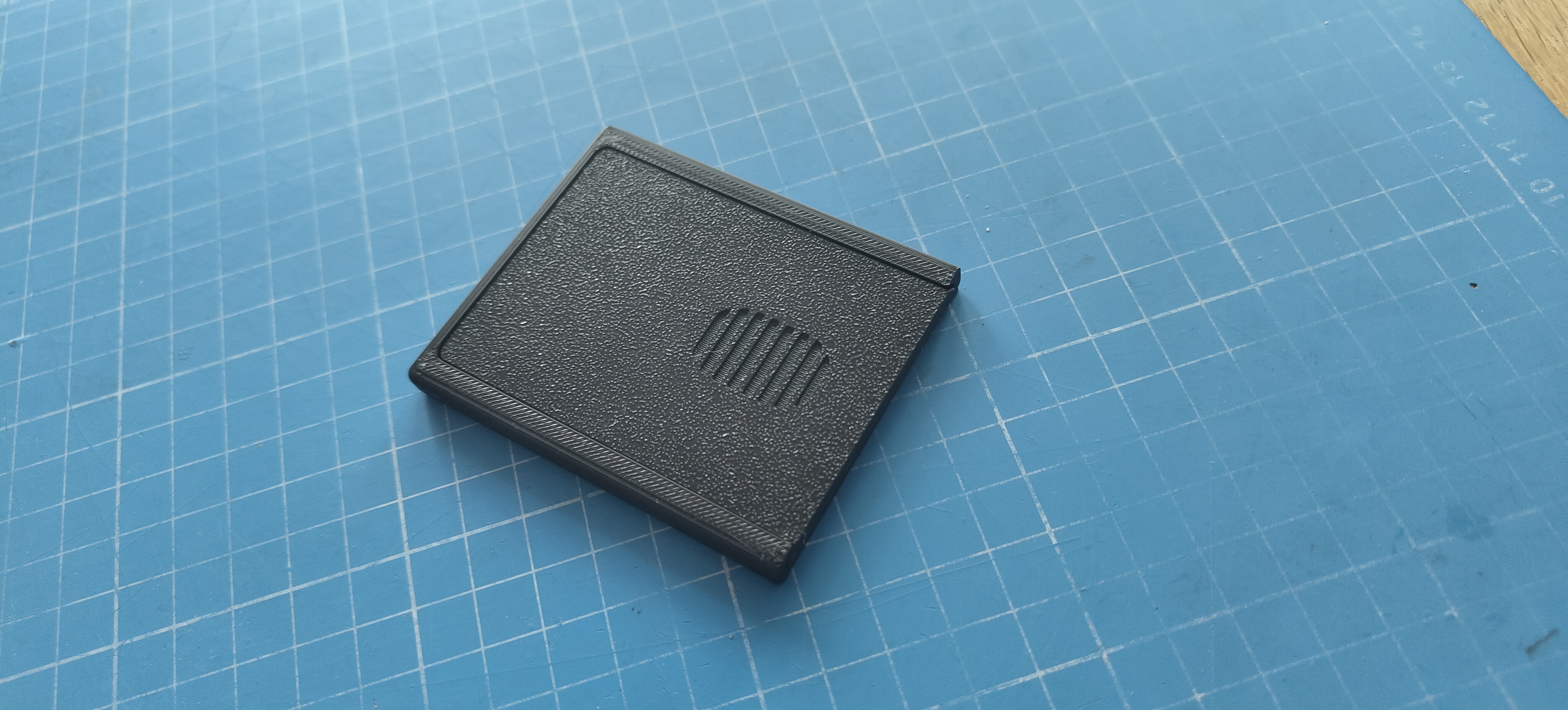 Miniatura 3 do modelo 3D SD Card case (slim)