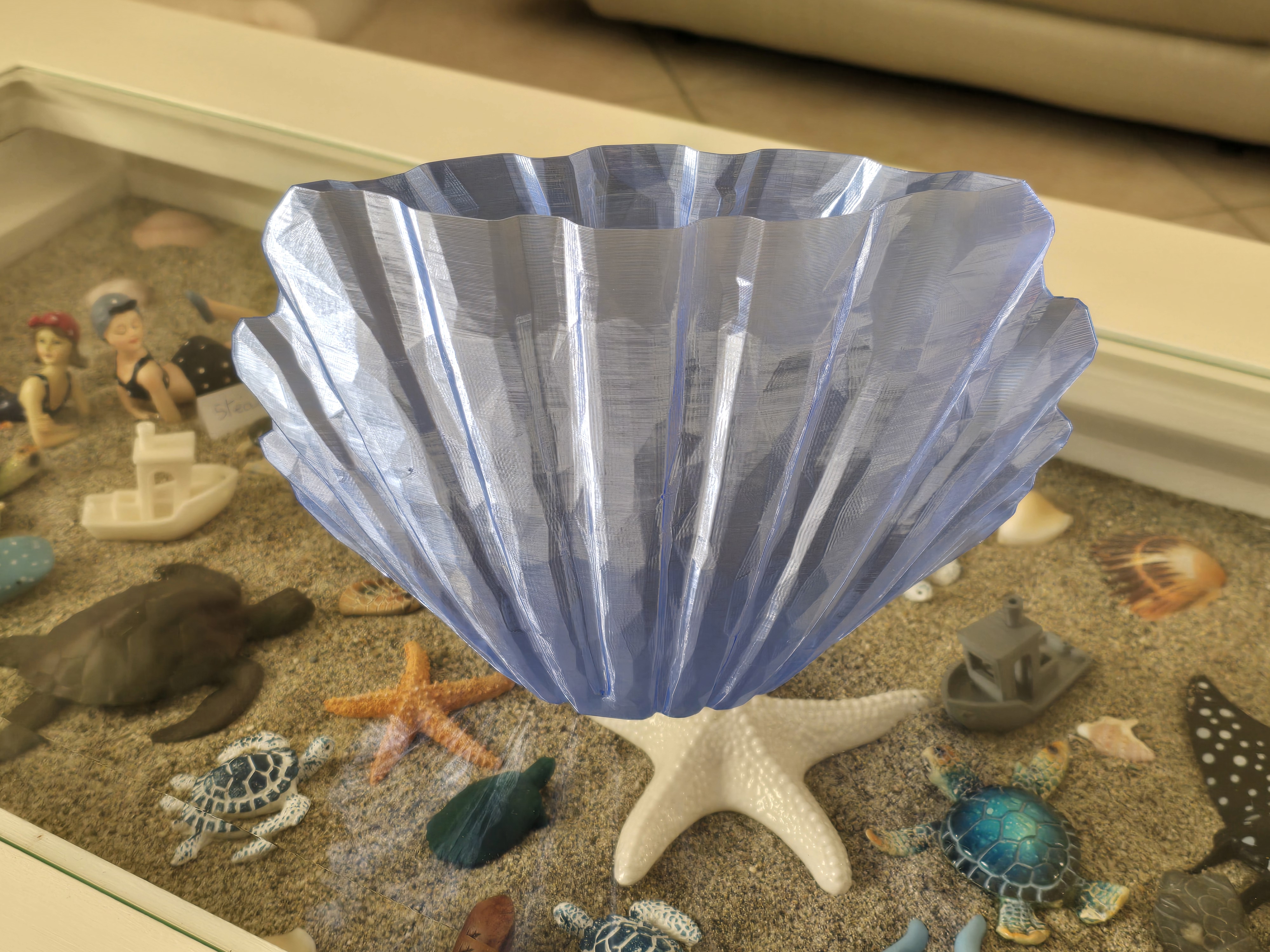 Scallop Shell Vase / Vase Coquille Saint-Jacques