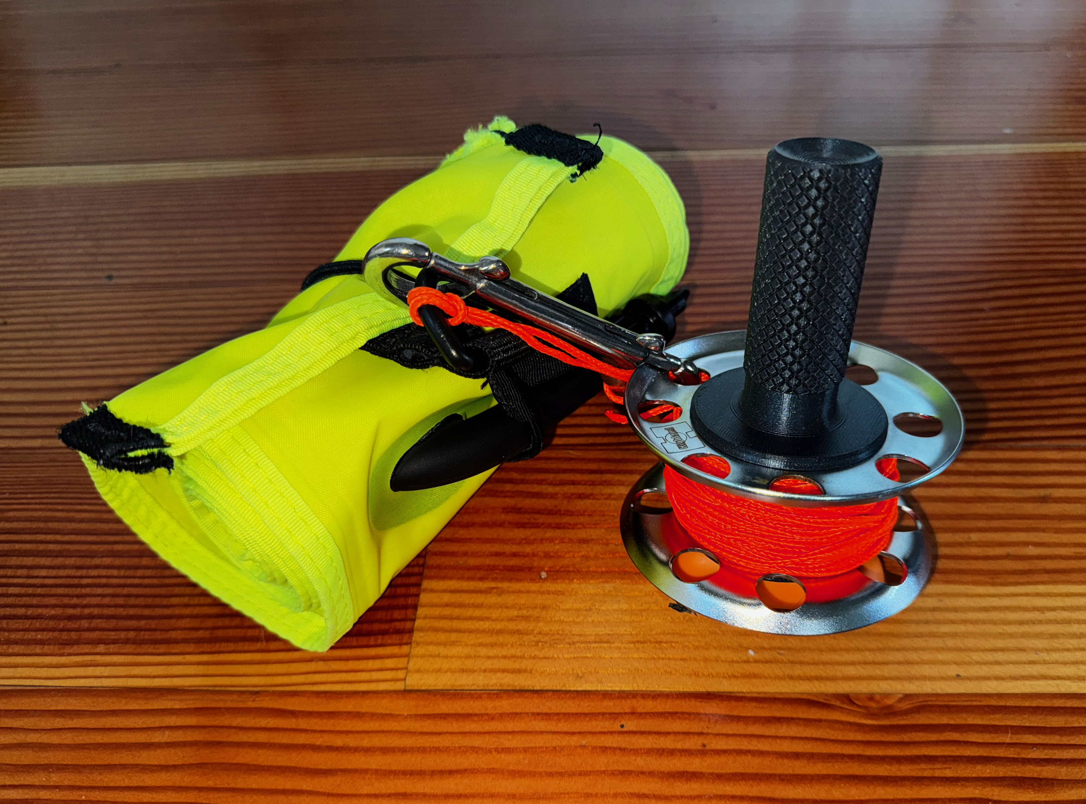 Scuba Surface Marker Buoy (SMB) Spool Handle