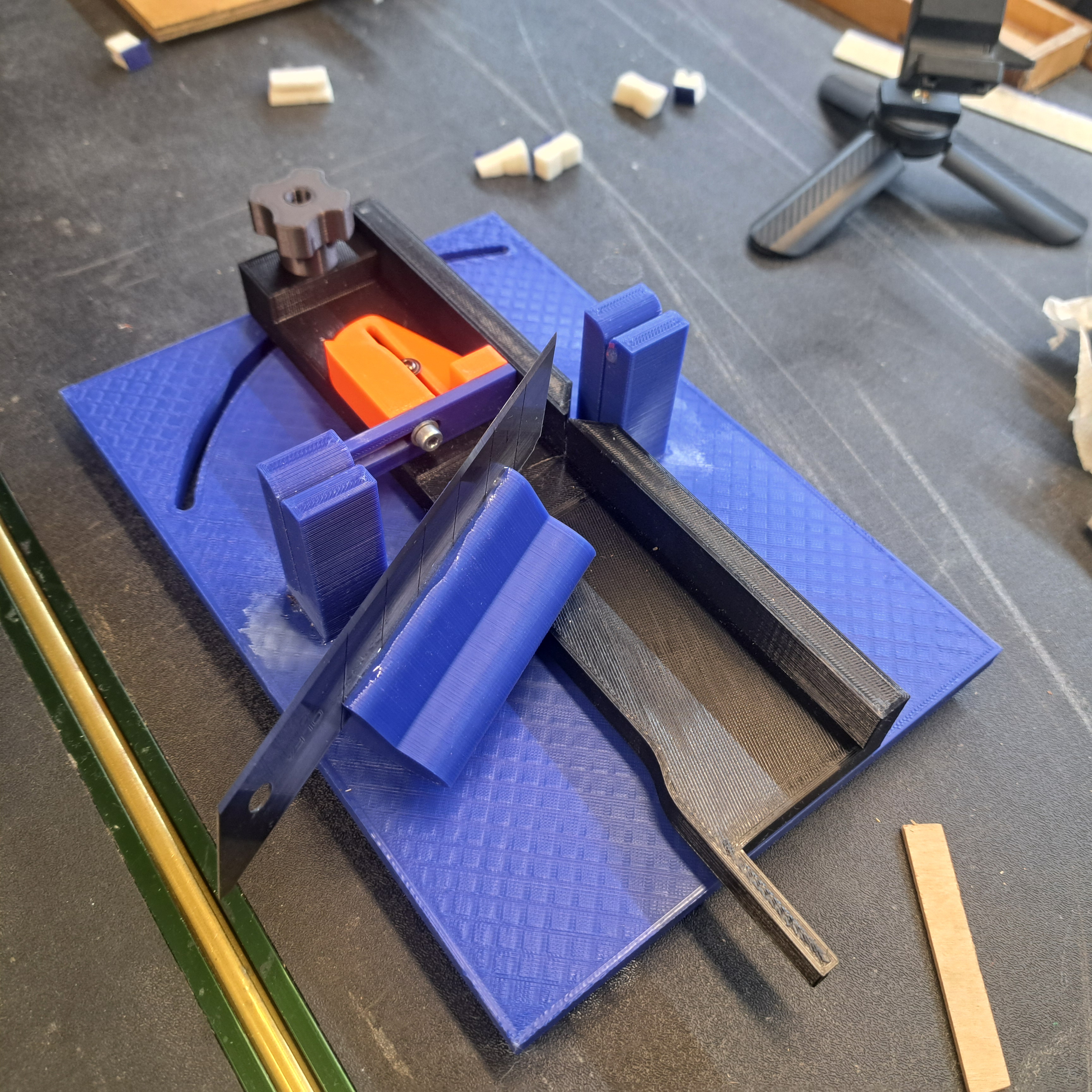 Damper cuting jig