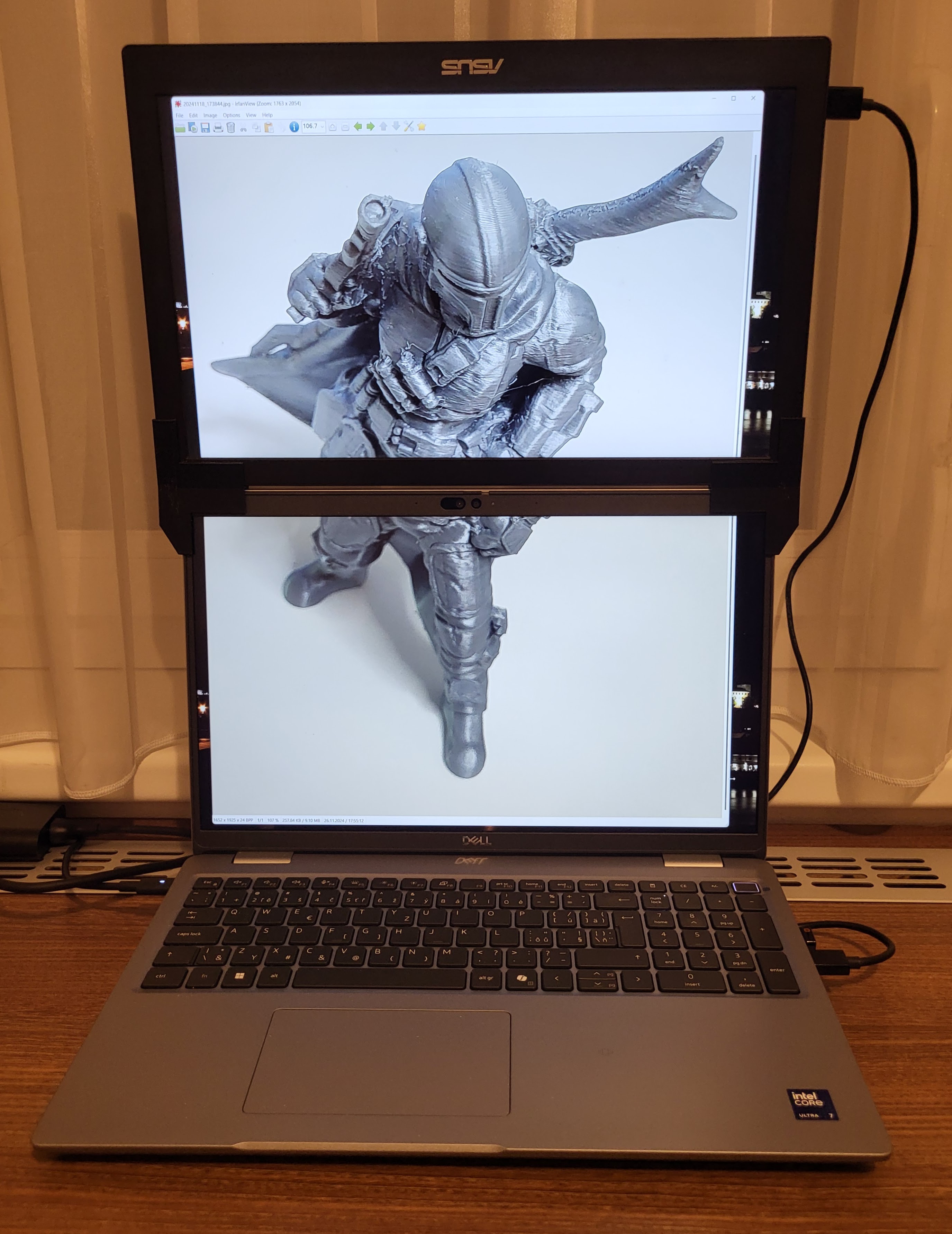 Laptop and portable-monitor vertical mount minimalist/Držák monitoru nad notebookem