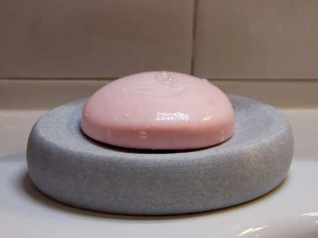 Reversible soap dish + toothbrush holder