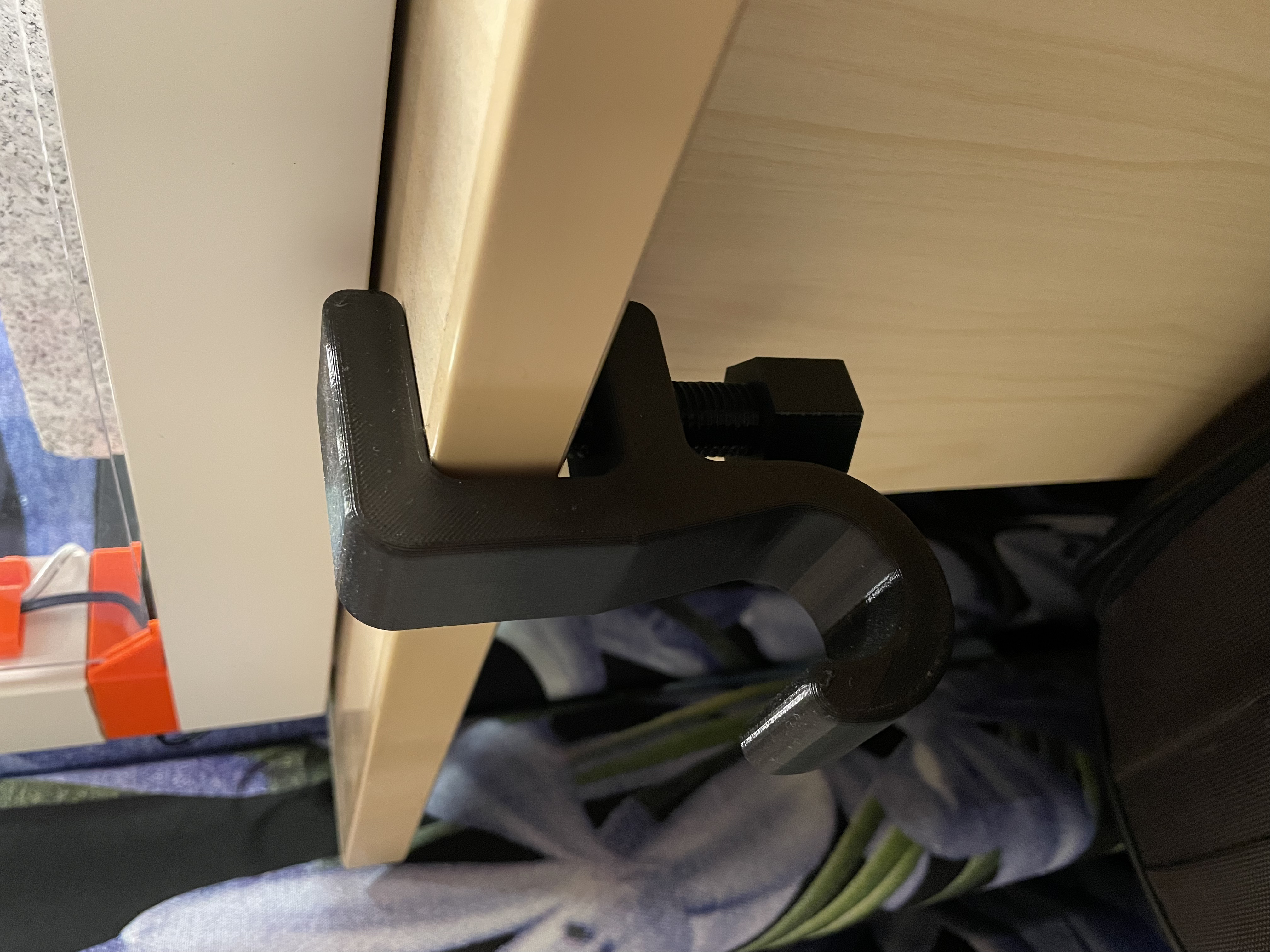 Adjustable laptop bag hook