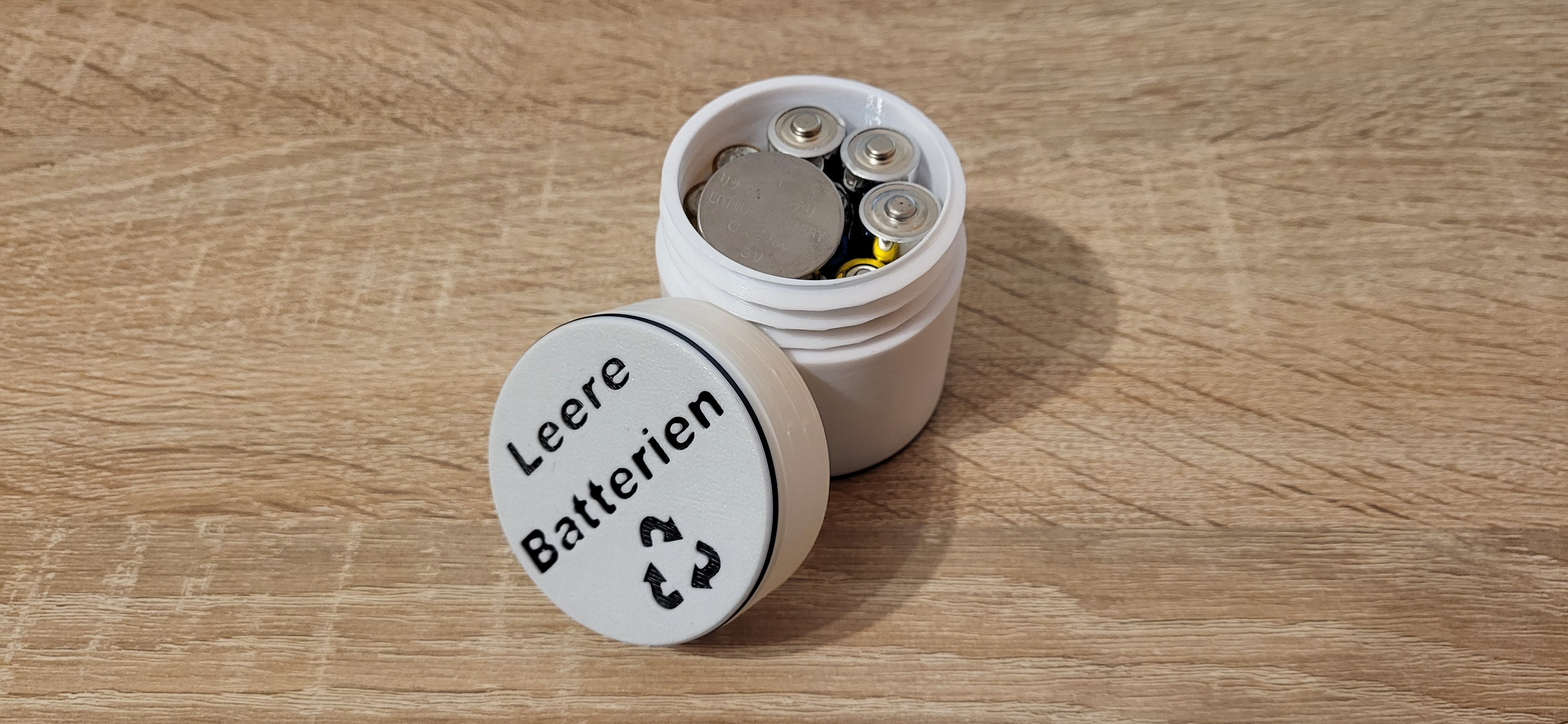 Dose für leere Batterien - Container for Empty Batteries