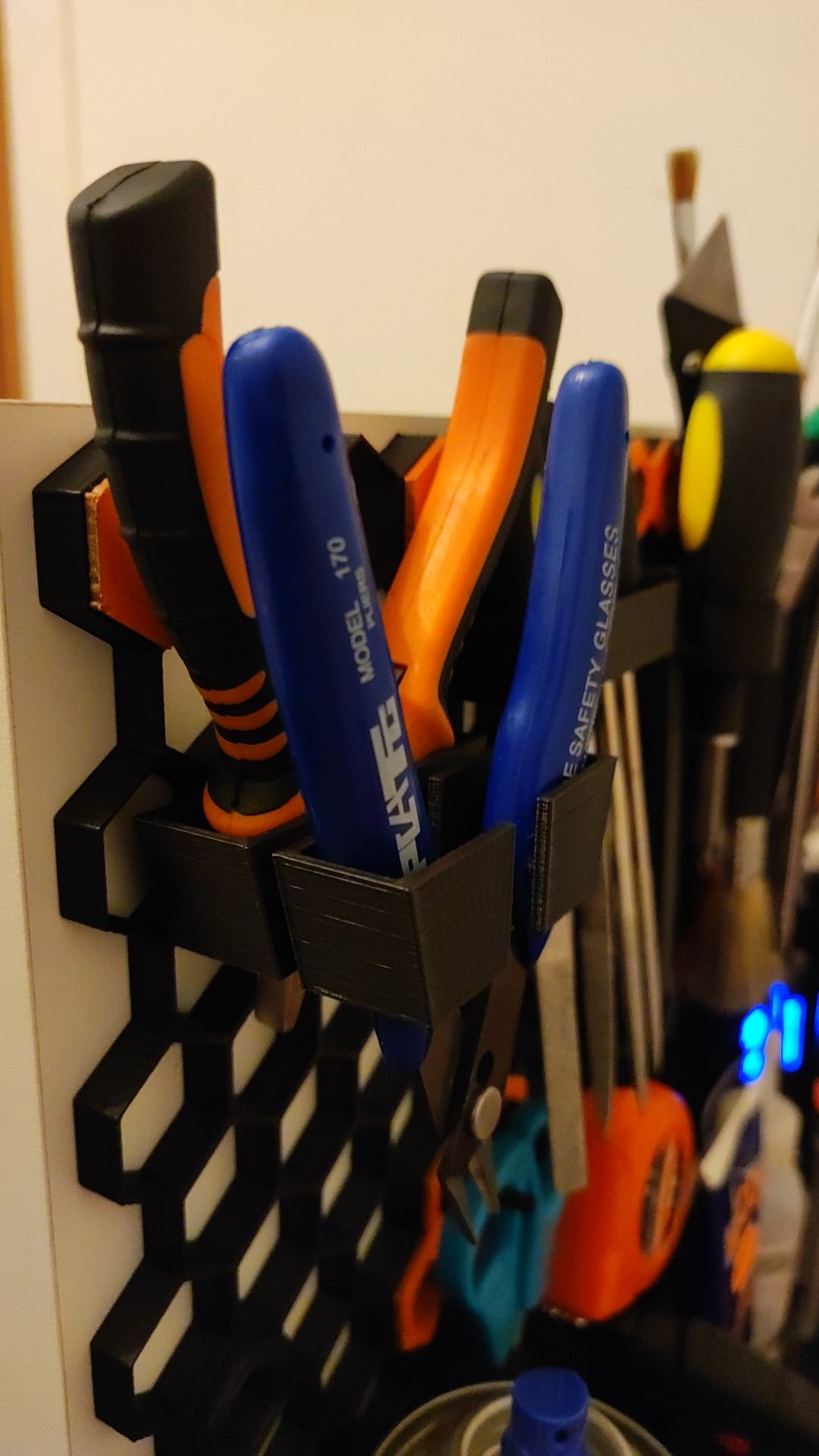 Double wire cutter holder (two mounting type)